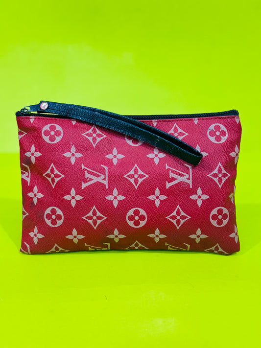 LV |Pouch