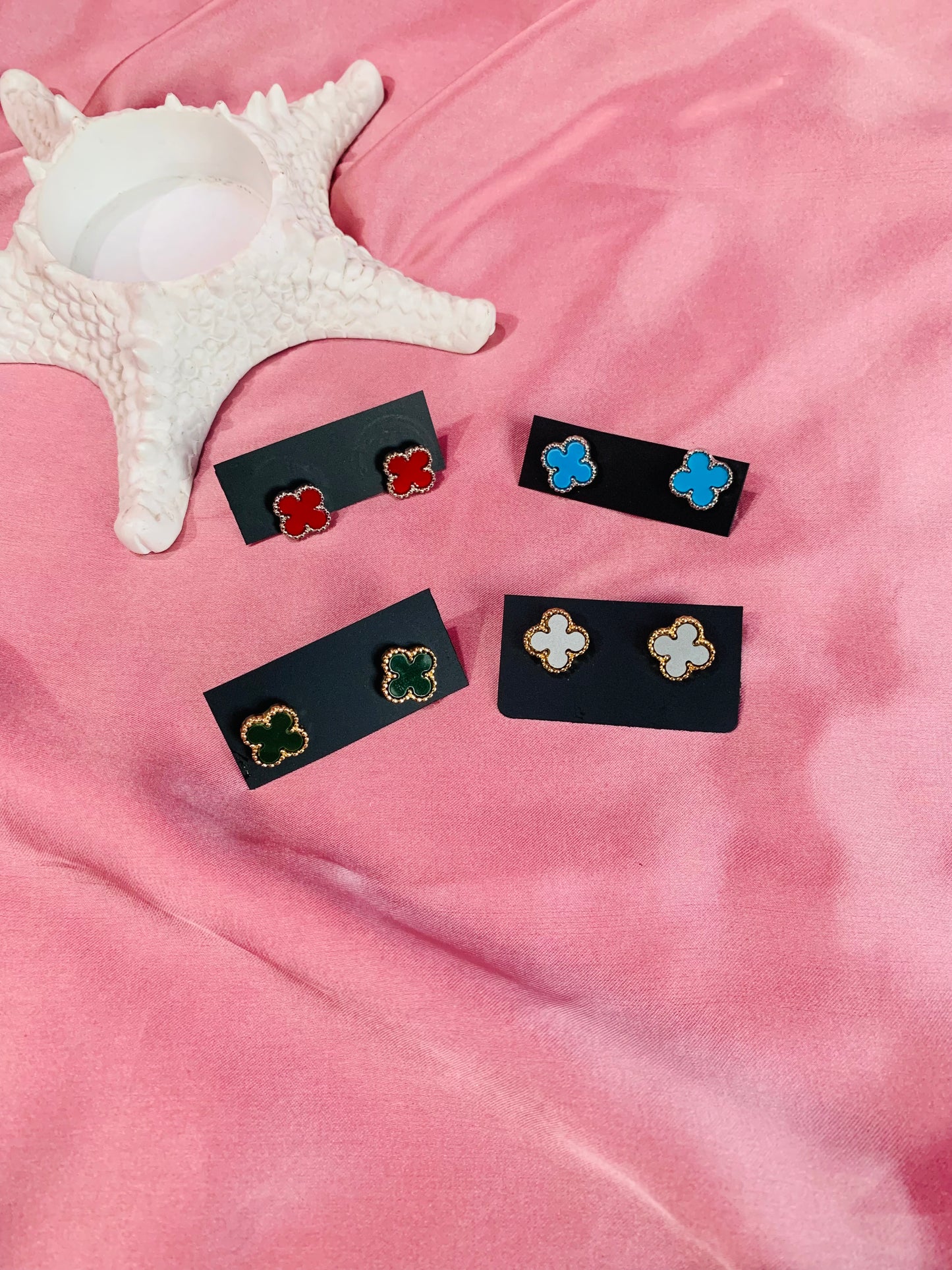 clover | Studs
