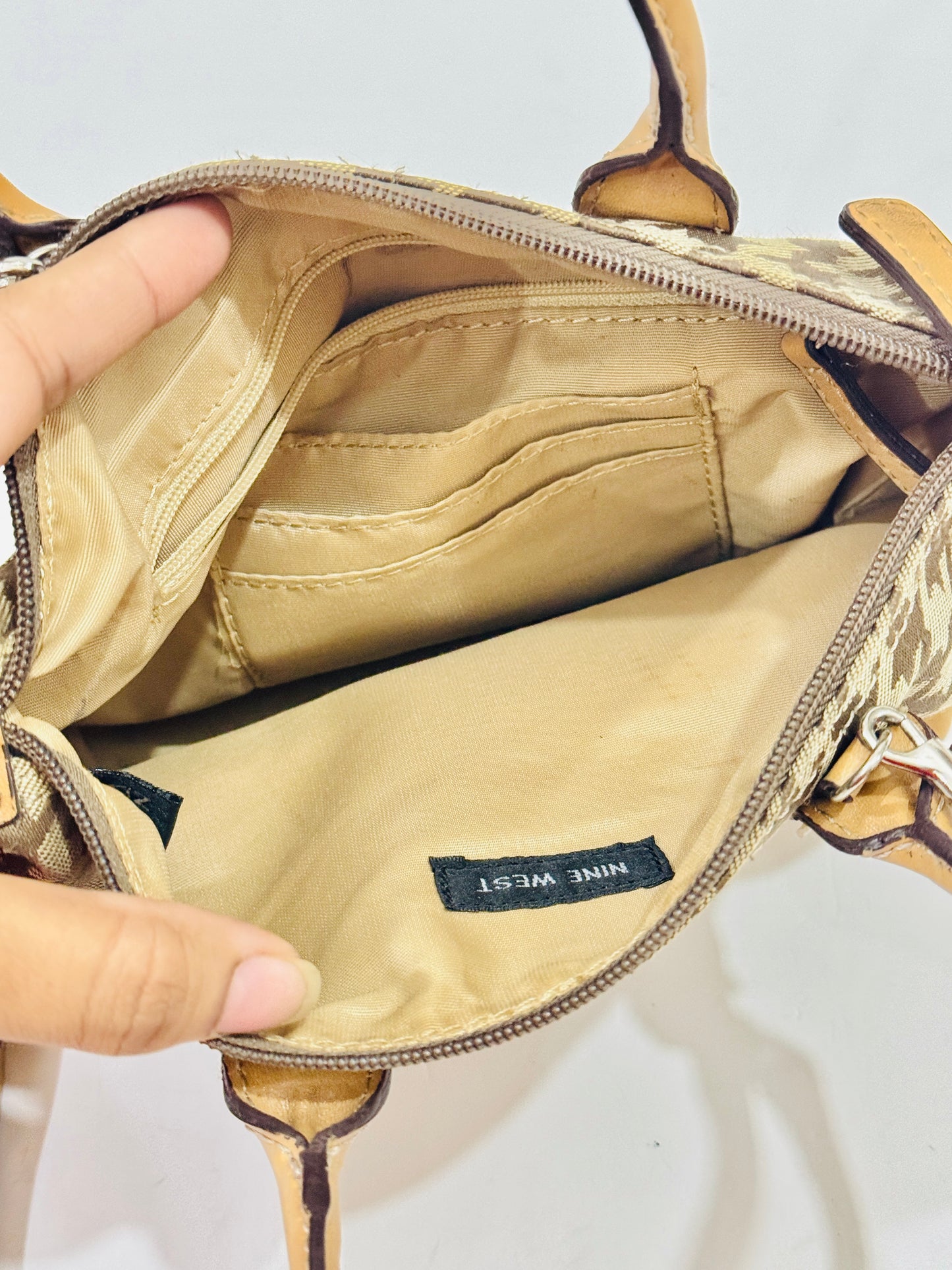 NINE WEST