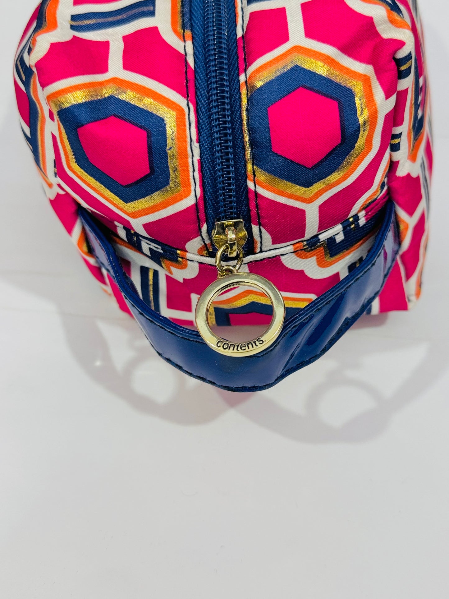 Contents |Pouch