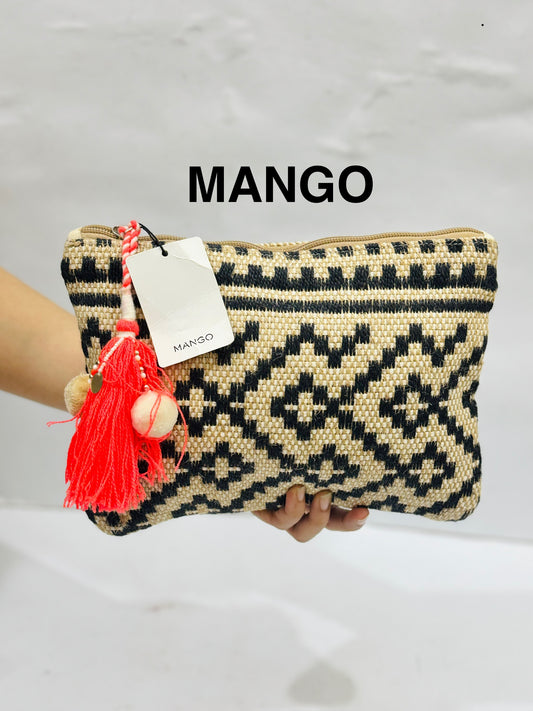 MANGO |Tag🏷️ Embroidered clutch