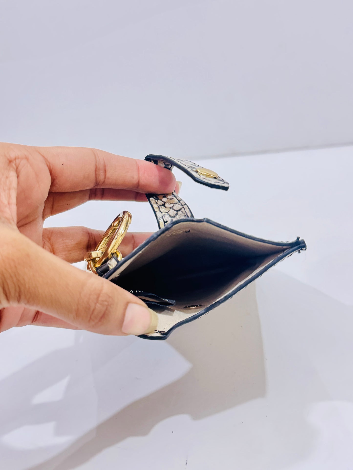MOBILE | WRISTLET