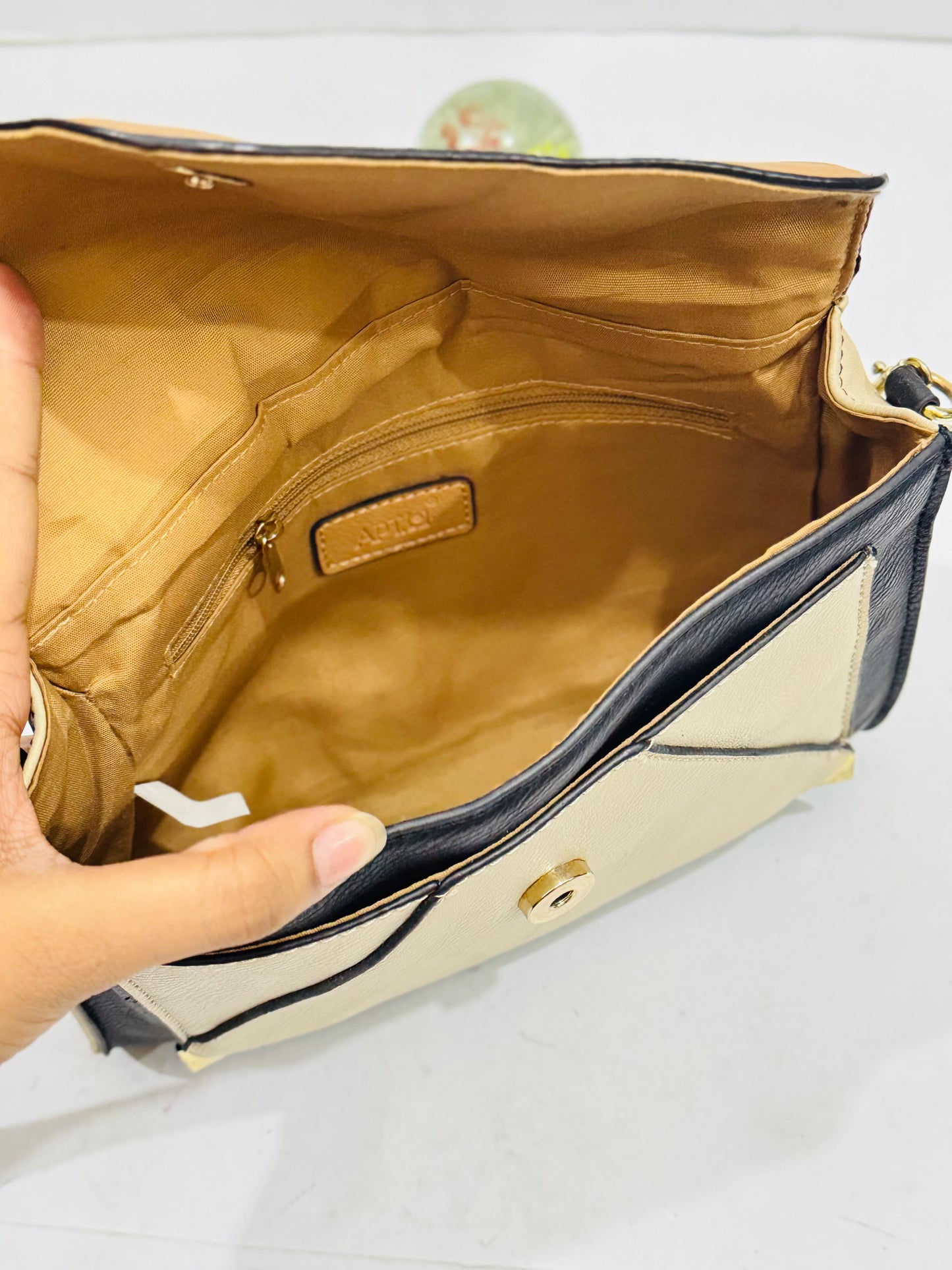 APT9 Leather |Crossbody