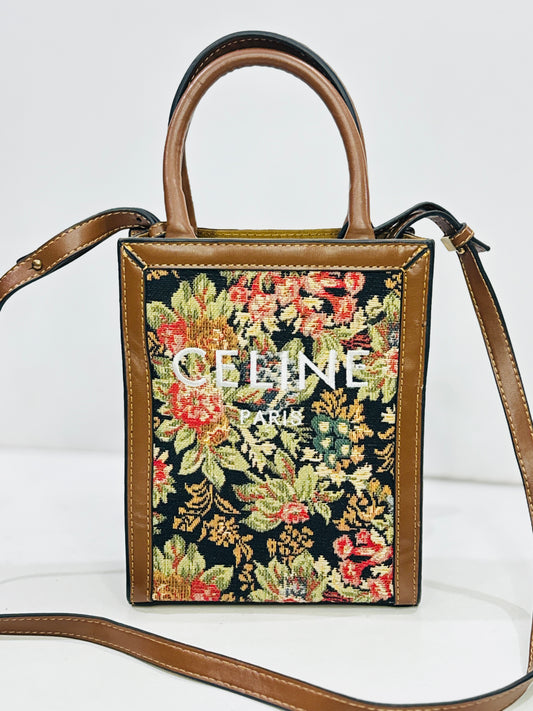 CÉLINE PARIS