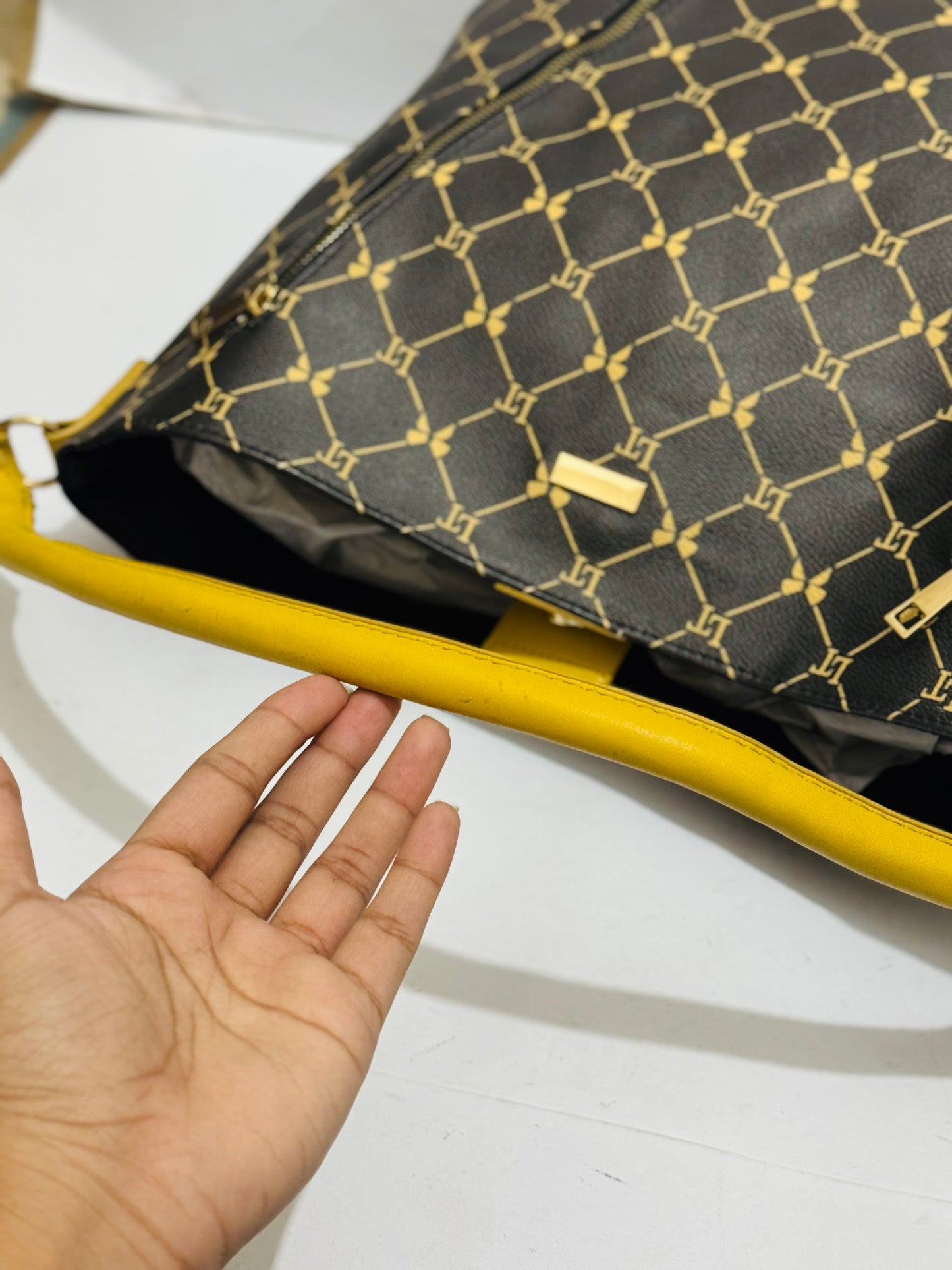 BUTTON TOTE BAG