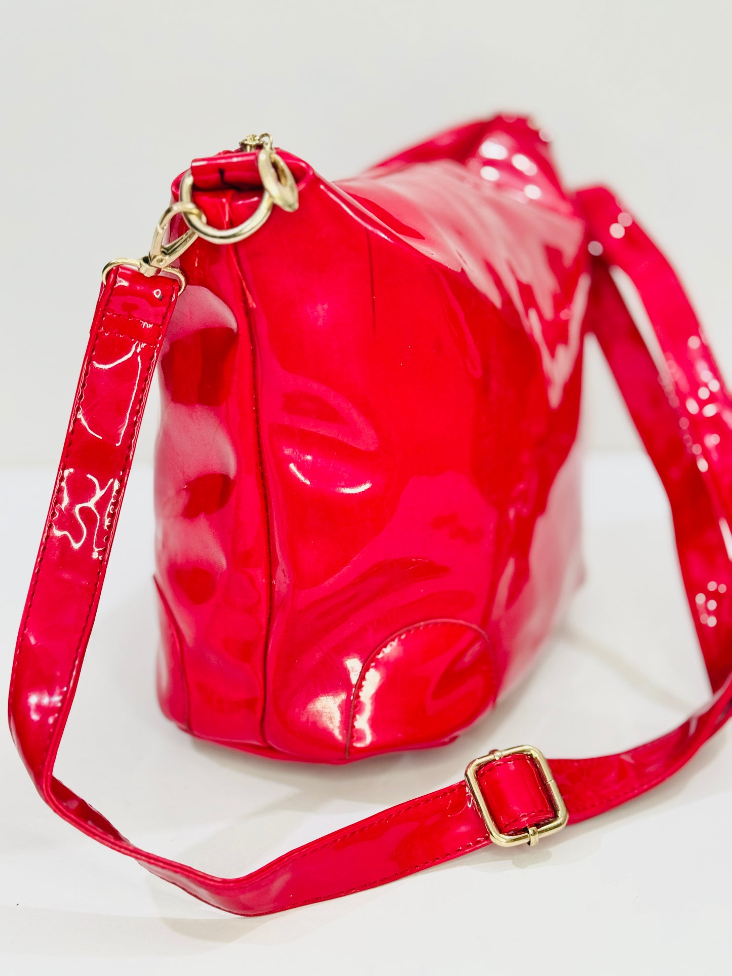 CROSSBODY