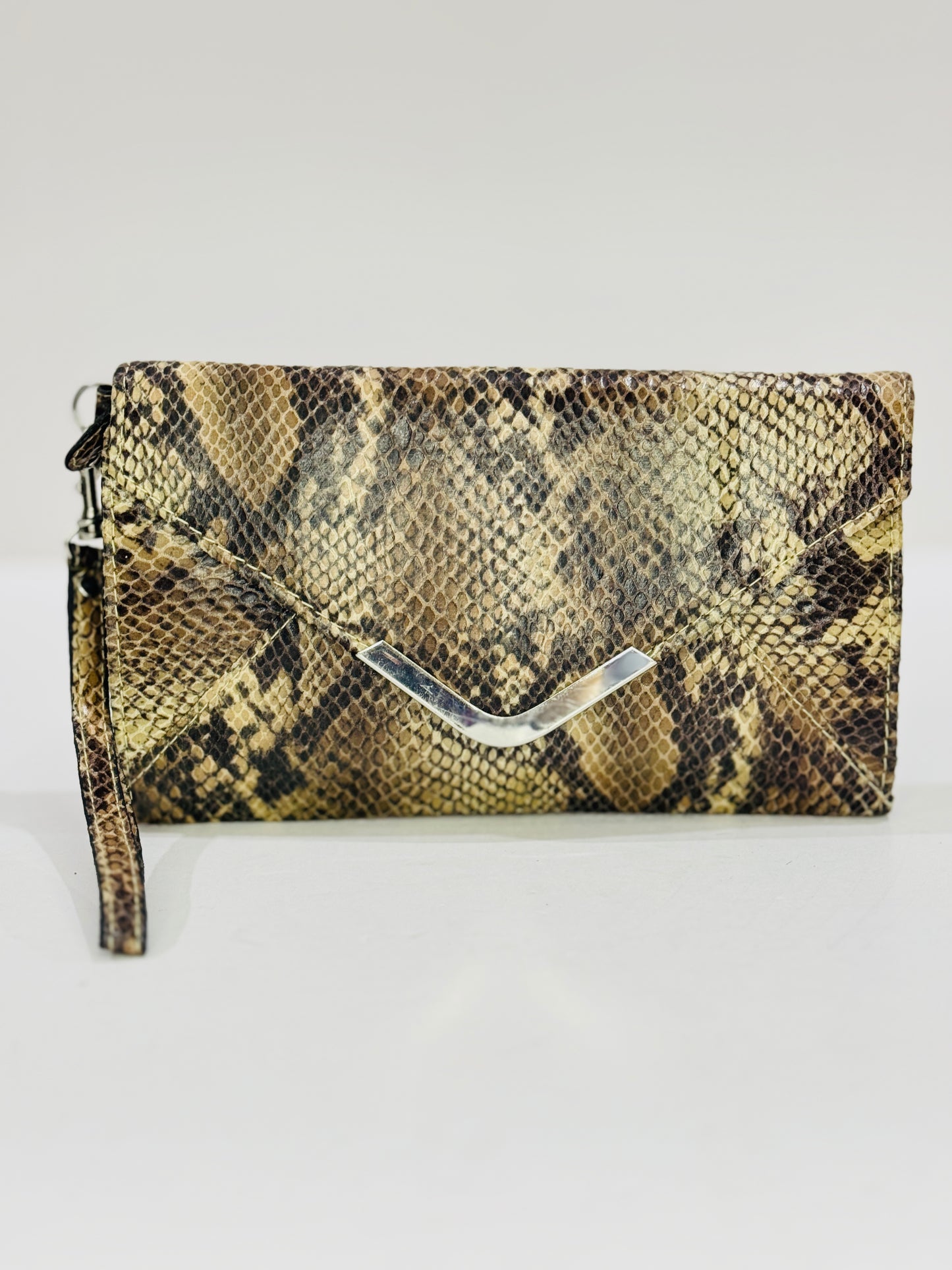 Snake Clutch