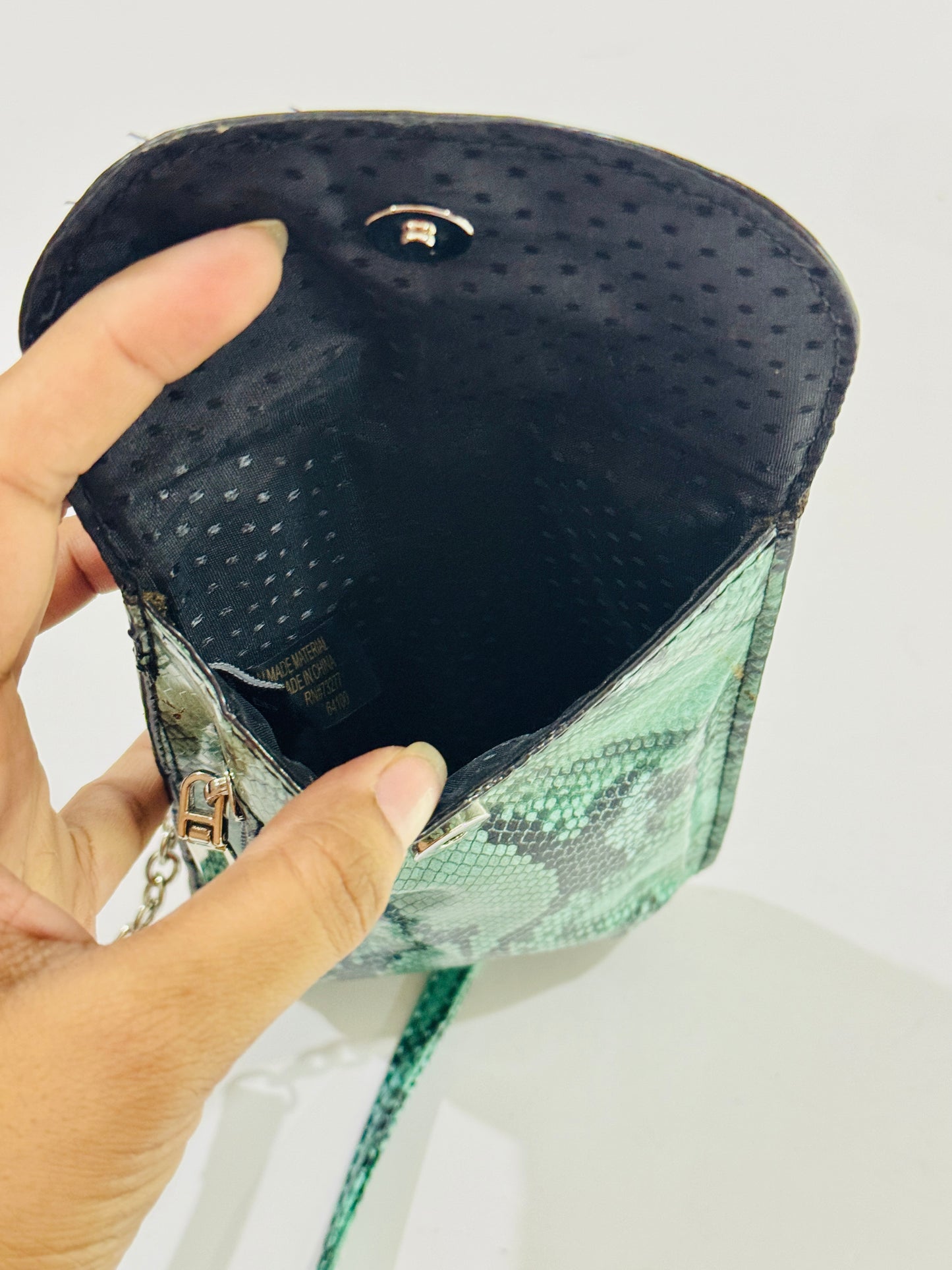 Mobile | Crossbody
