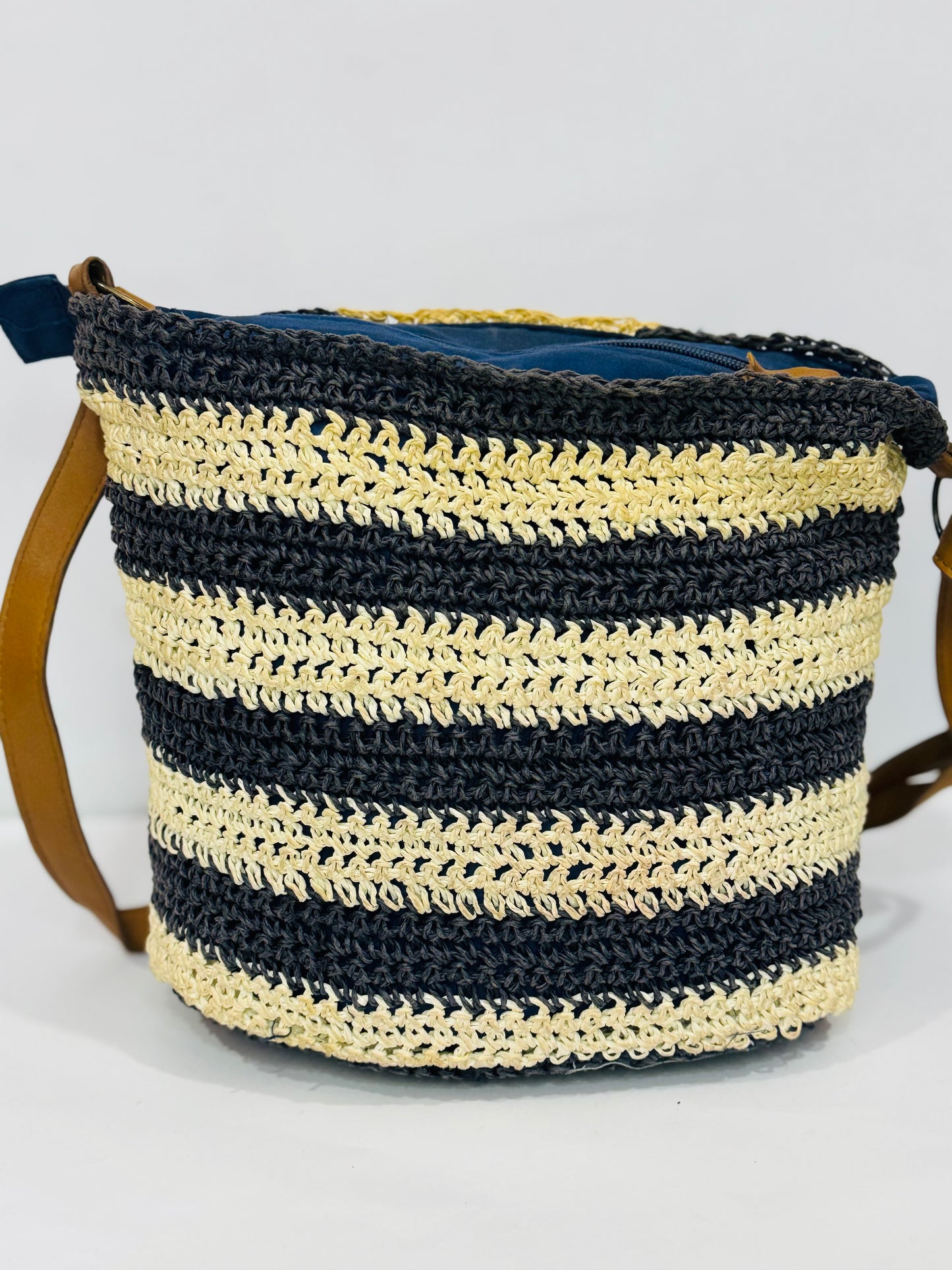 Straw |Crossbody
