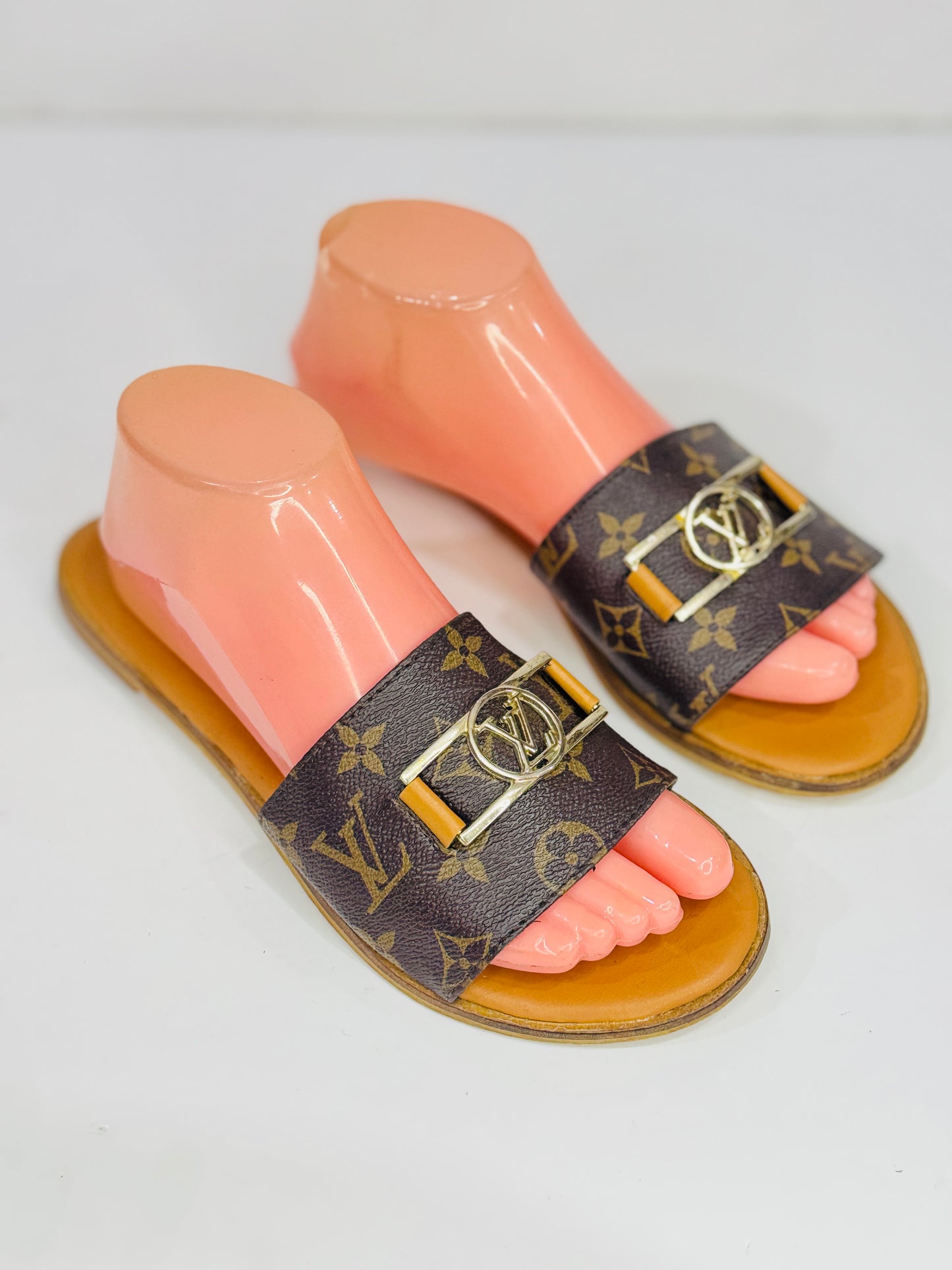 LV | 39