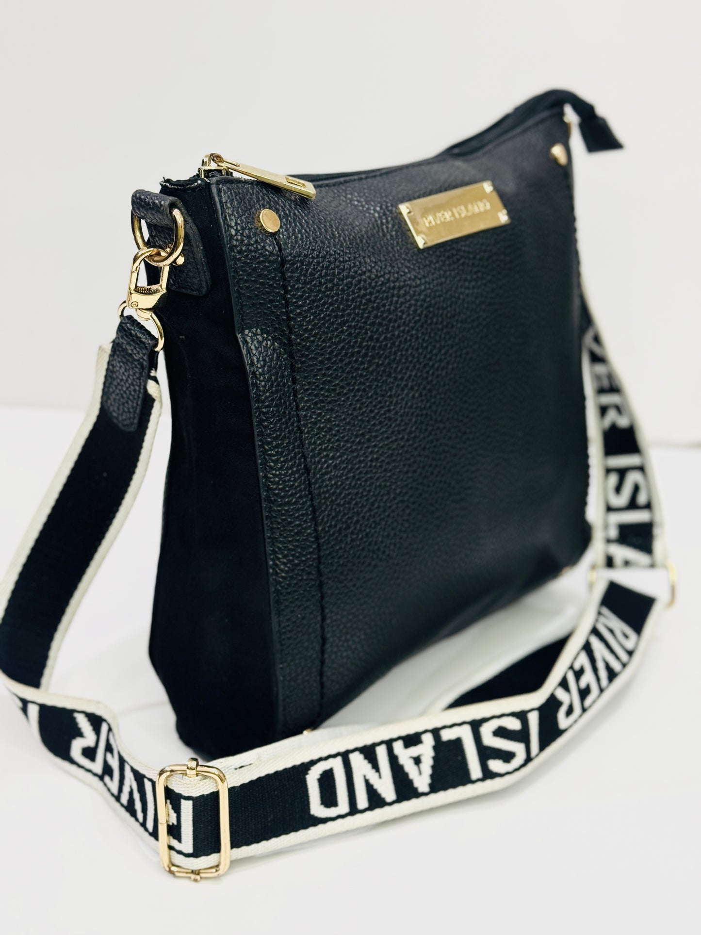 RIVER ISLAND