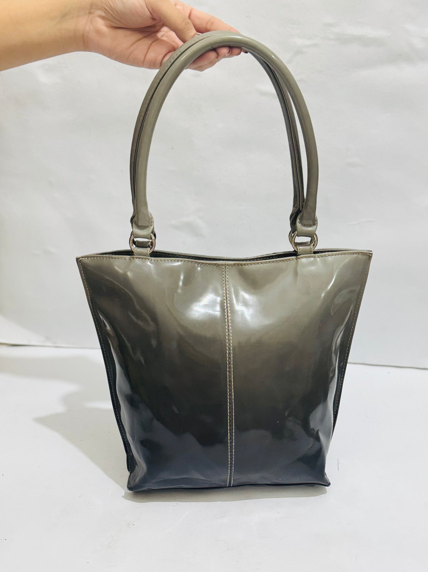 Bucket Button tote bag