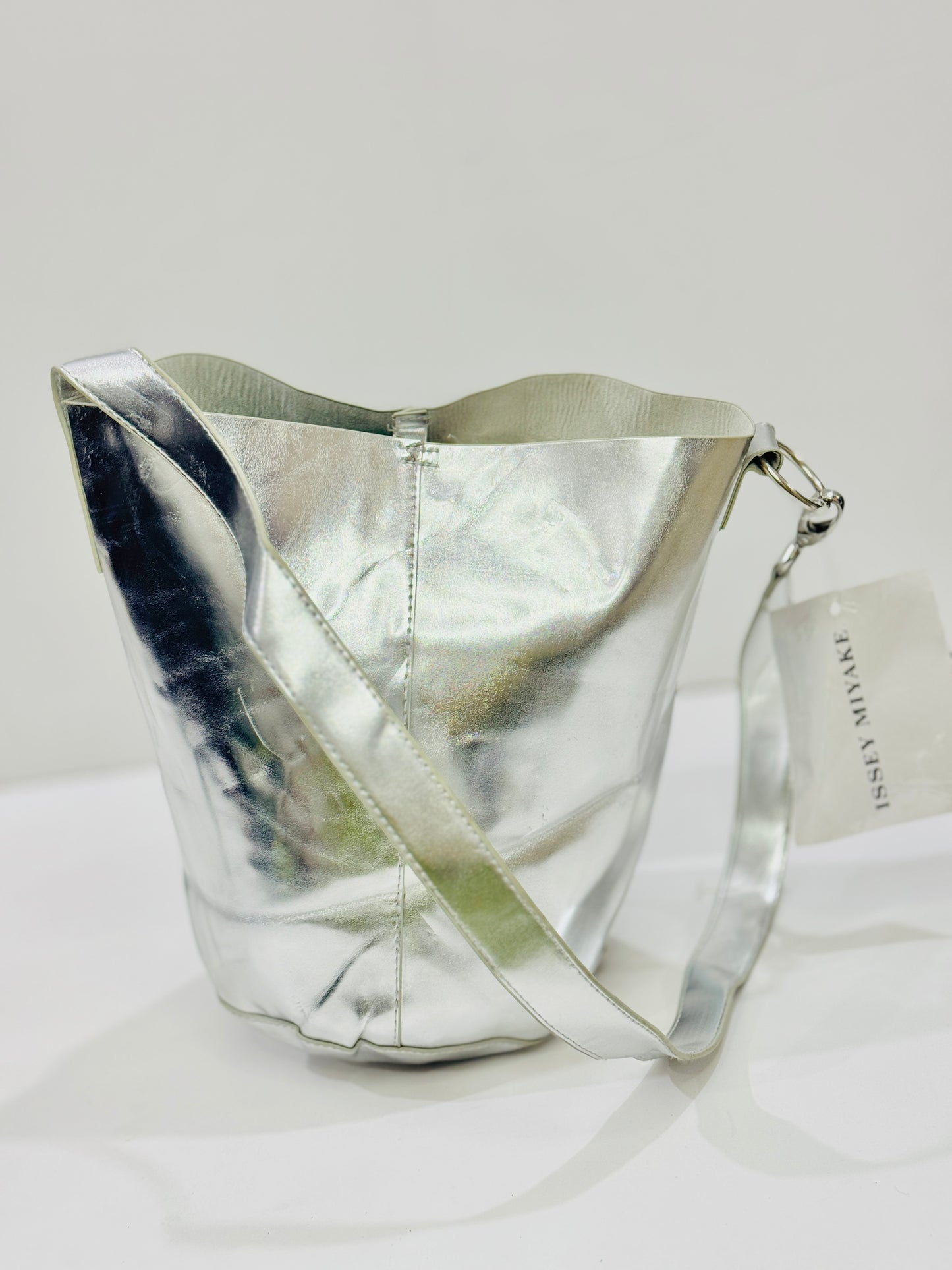 ISSEY MIYAKE | TAG 🏷️