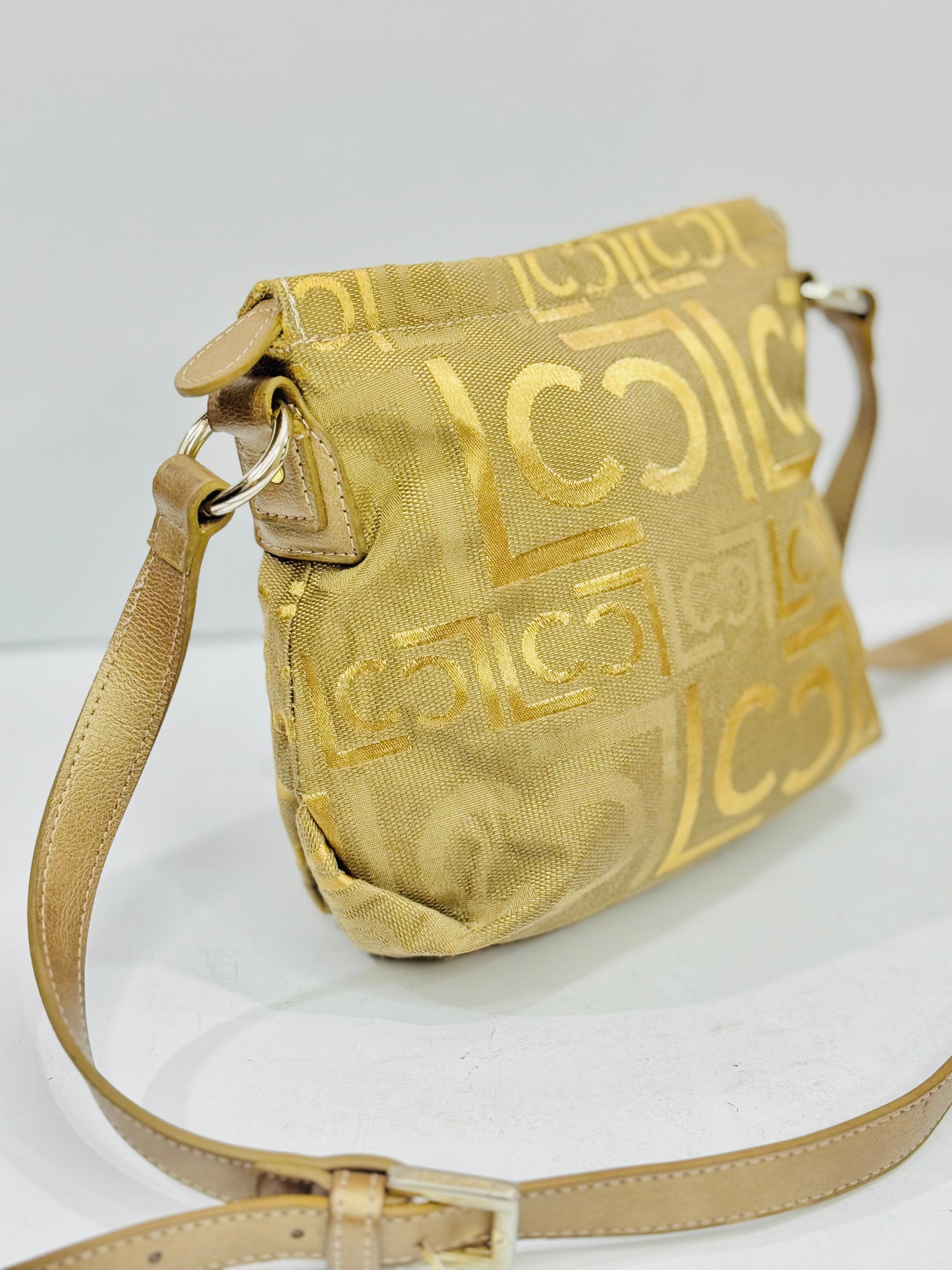 LIZ CLAIBORNE