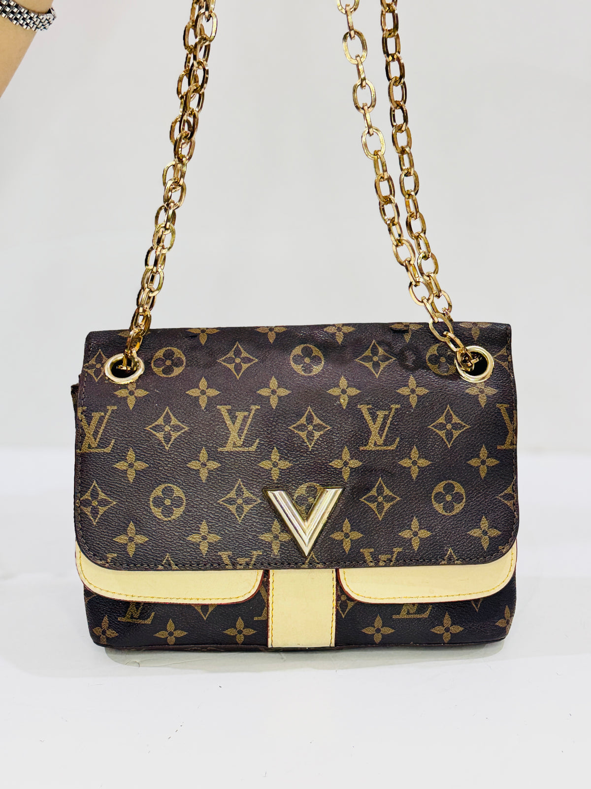 LV