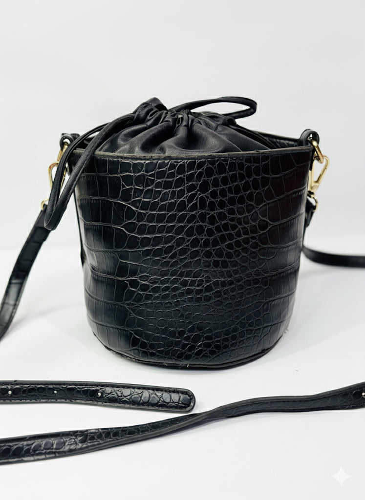 Croc Bucket