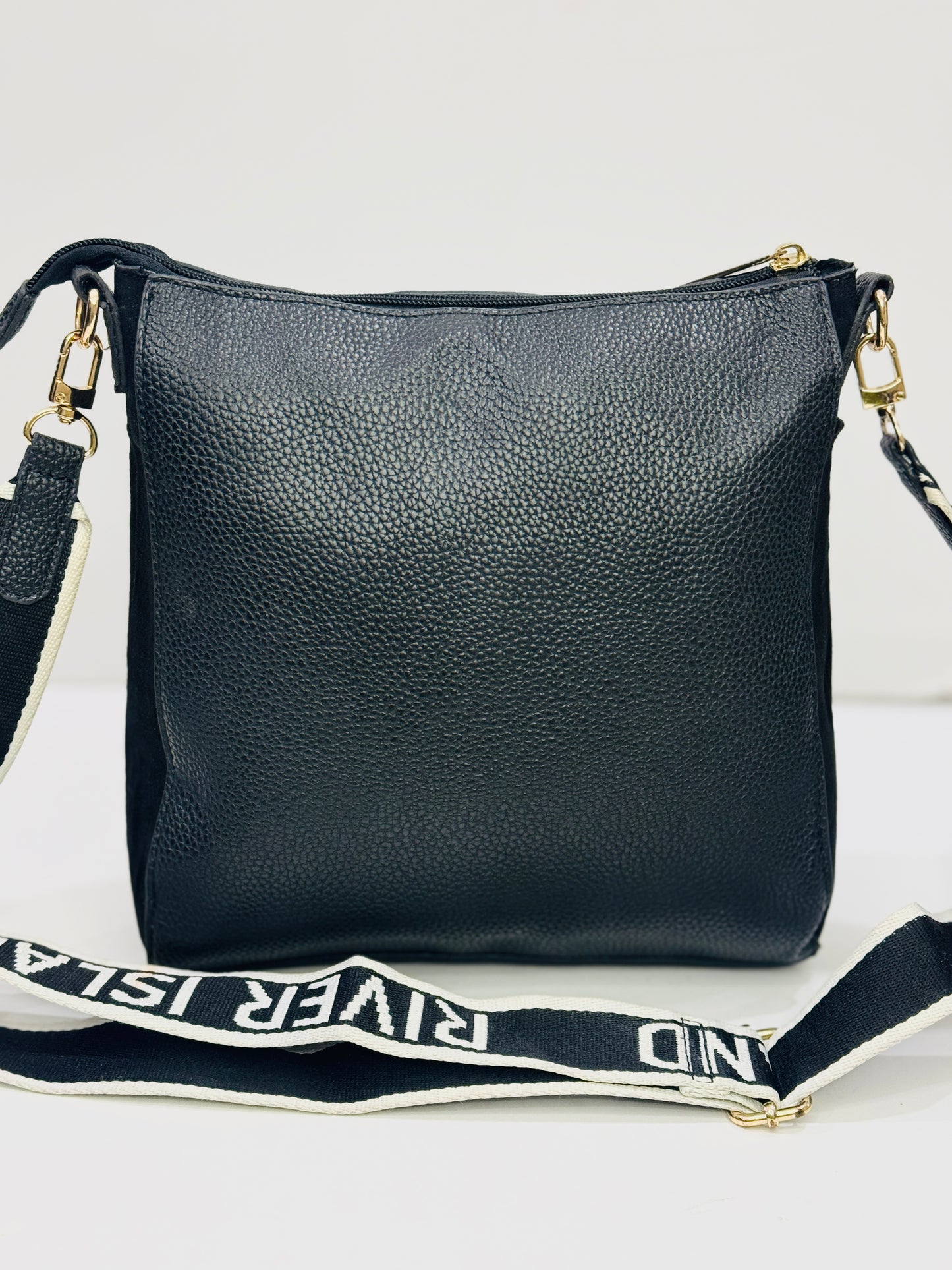 RIVER ISLAND