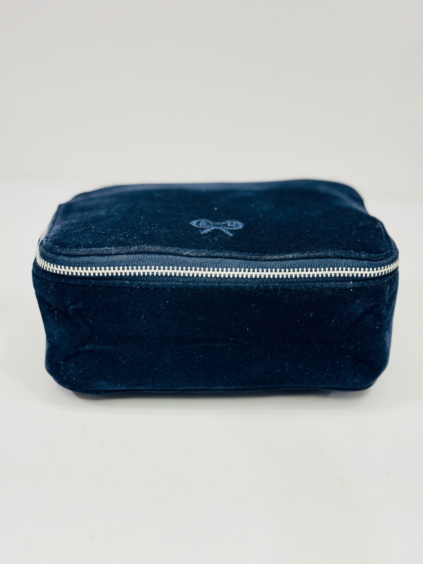 A H | Organiser