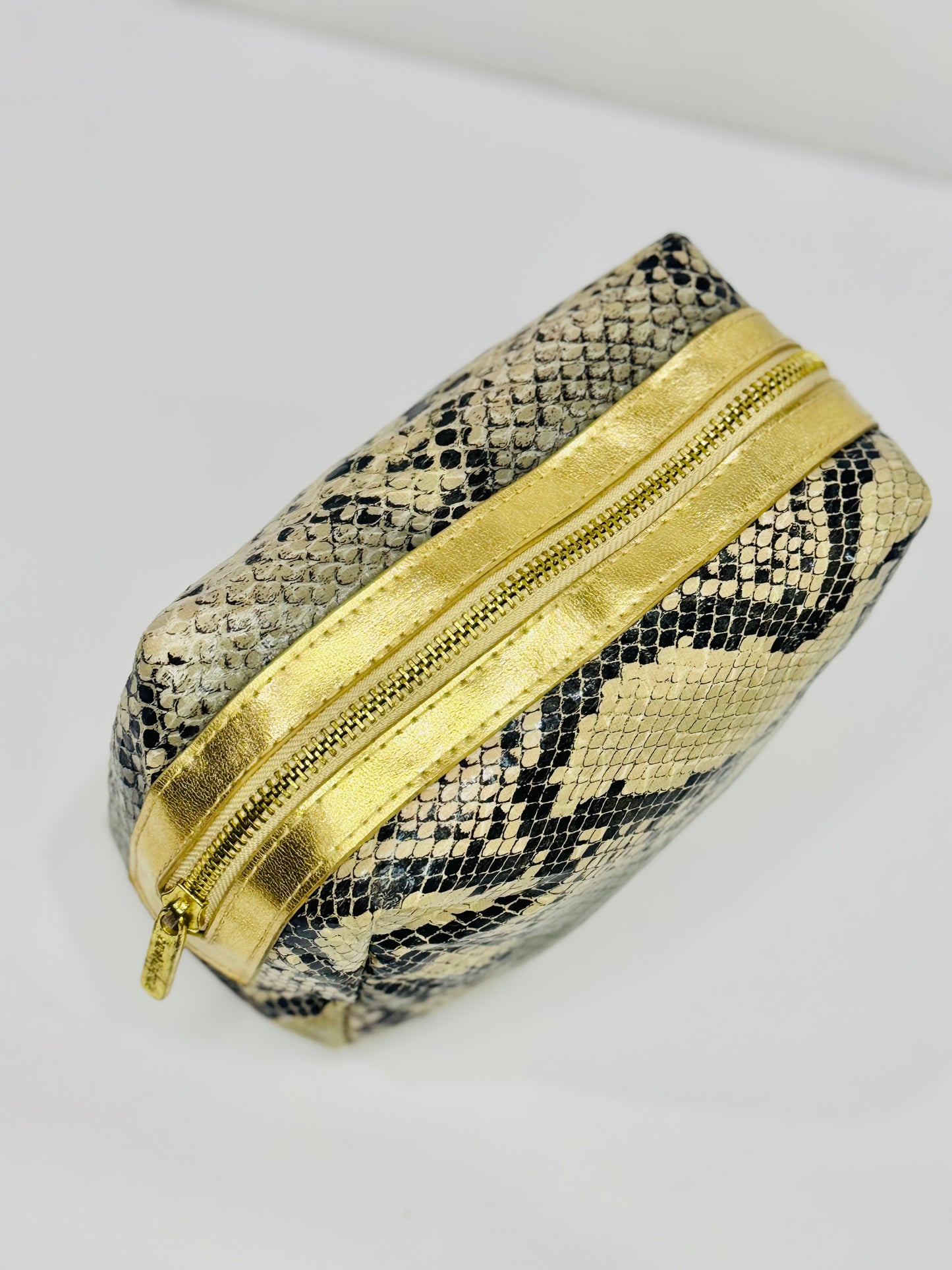 BM | Pouch