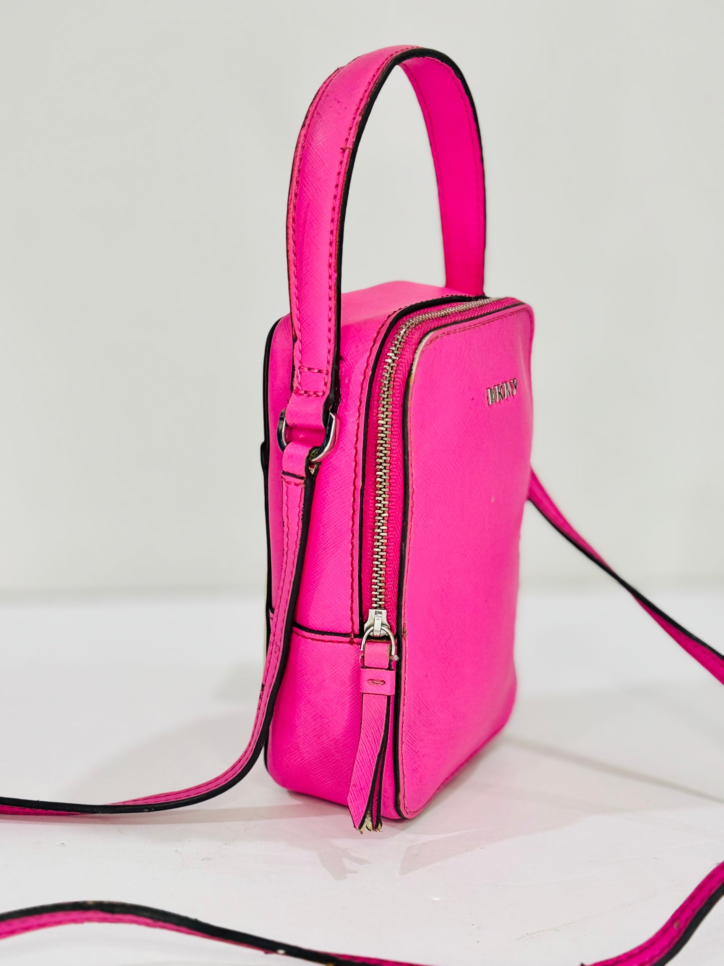 DKNY