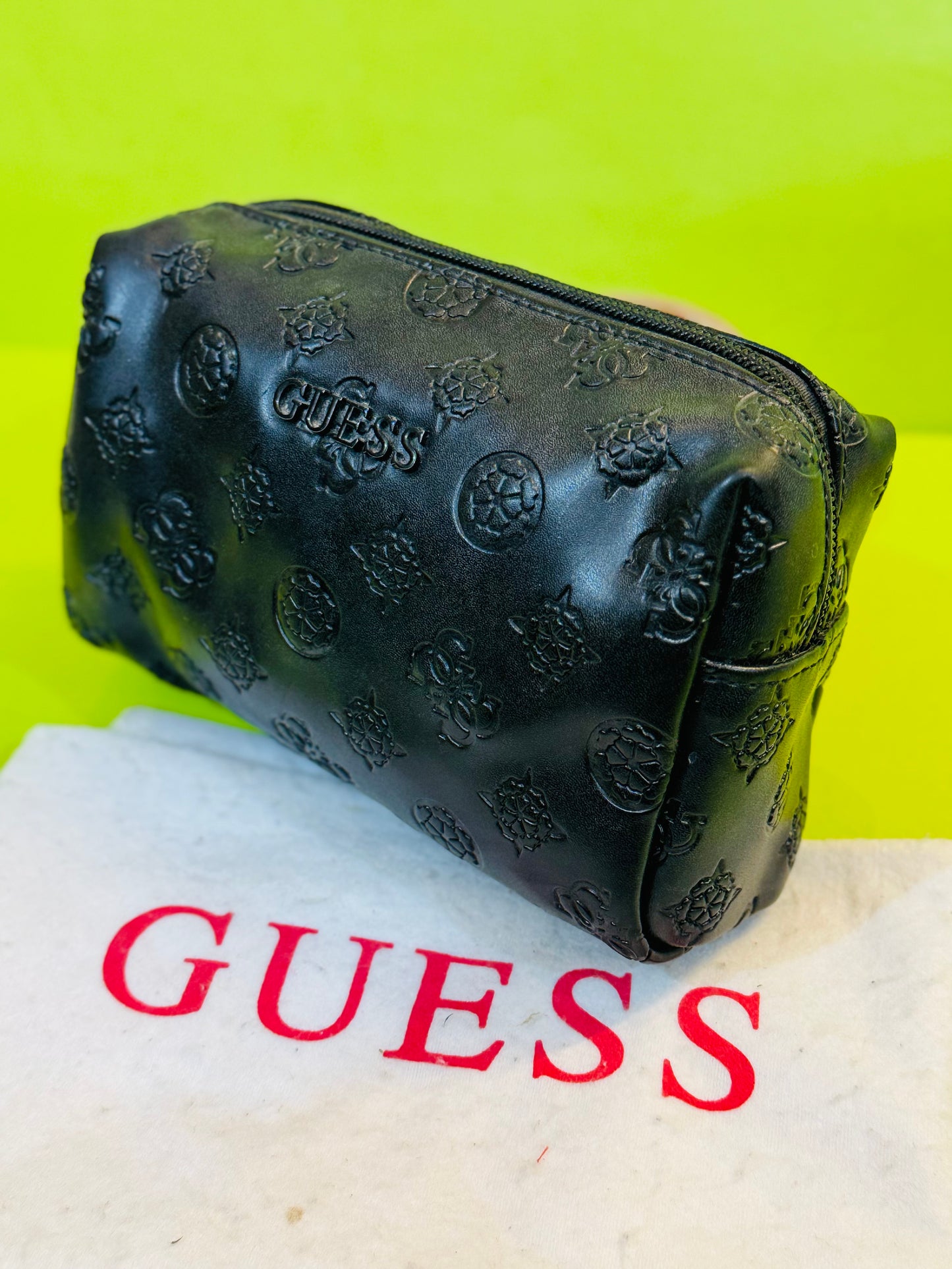 GUESS |POUCH