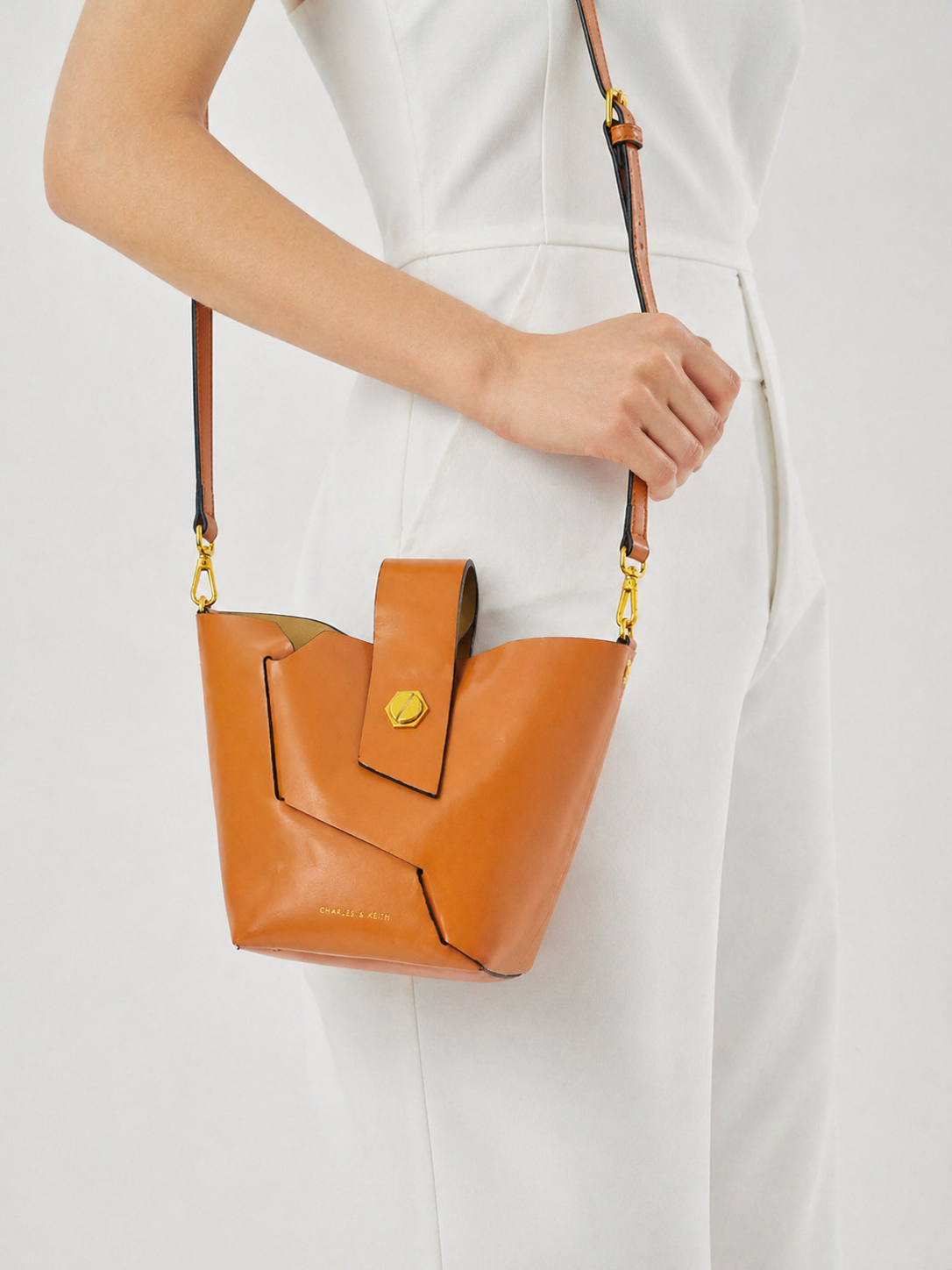 CHARLES & KEITH