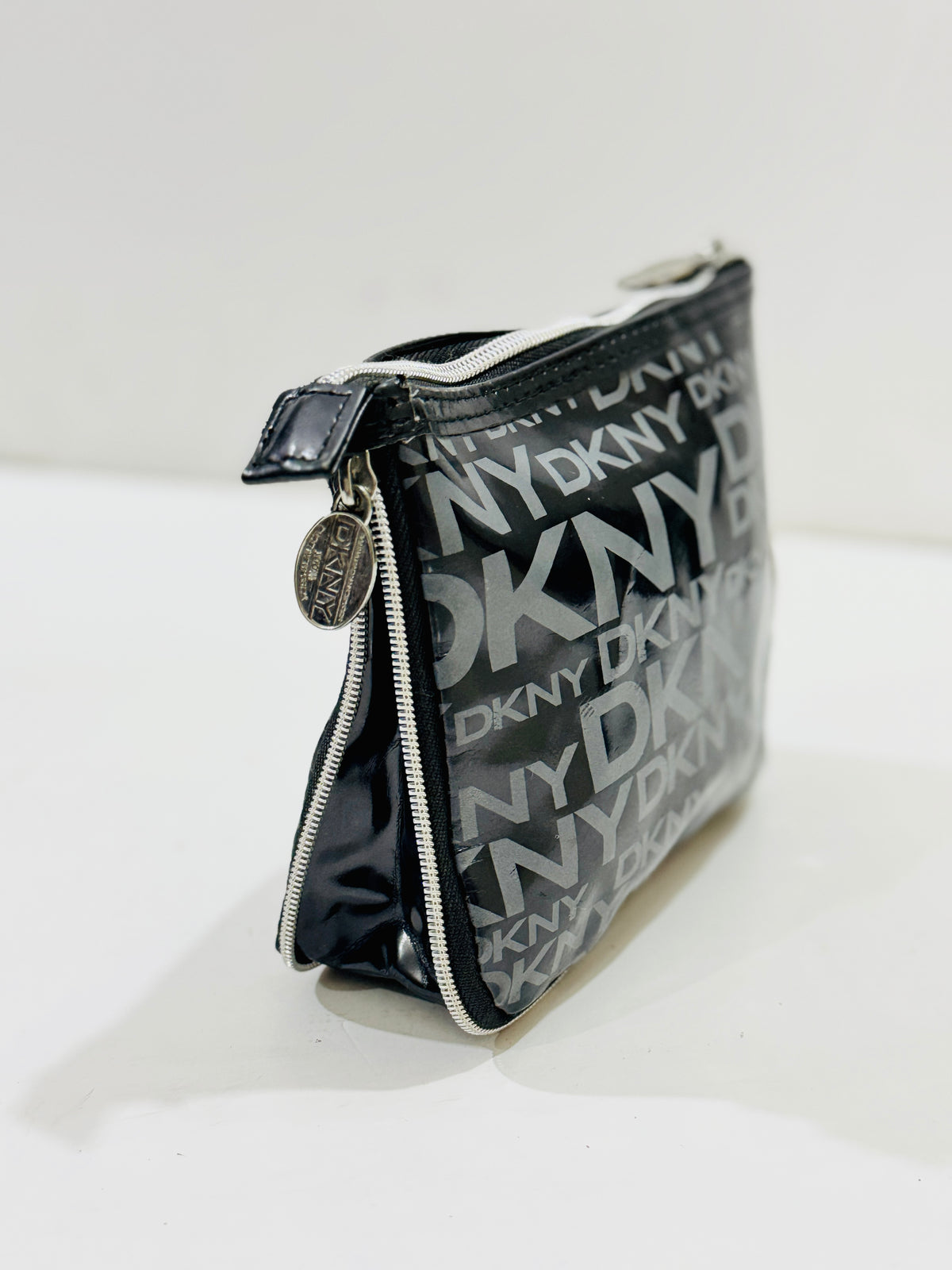 DKNY
