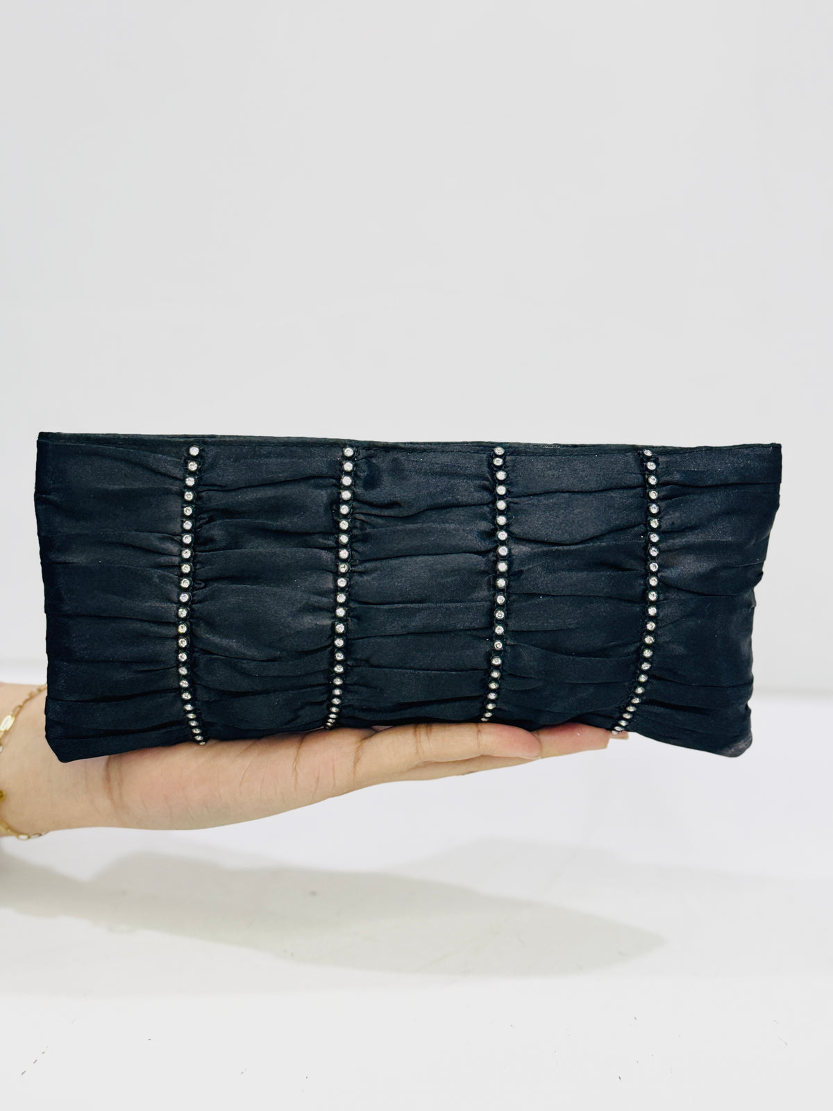 HAND | CLUTCH
