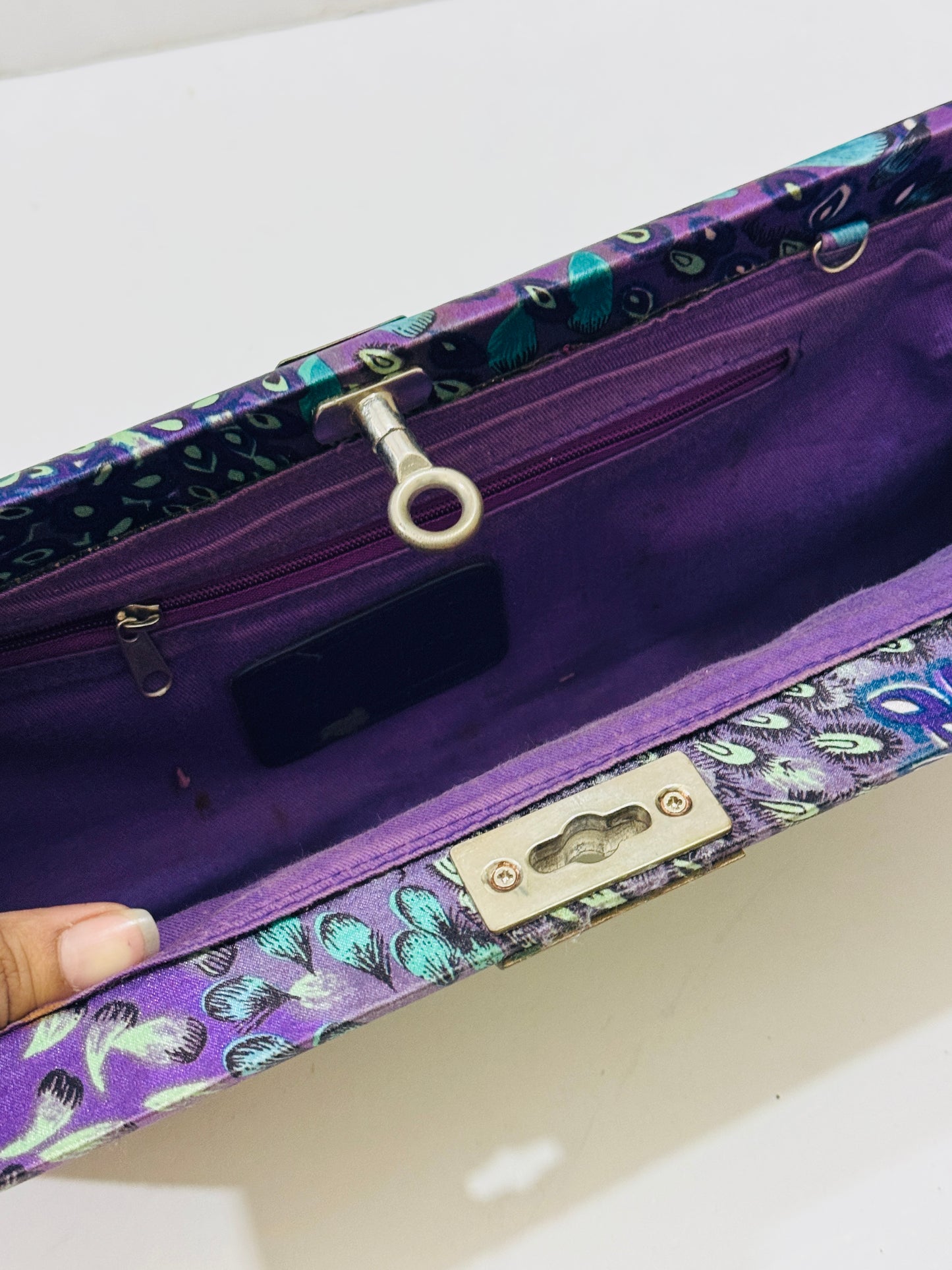 Peacock | Clutch