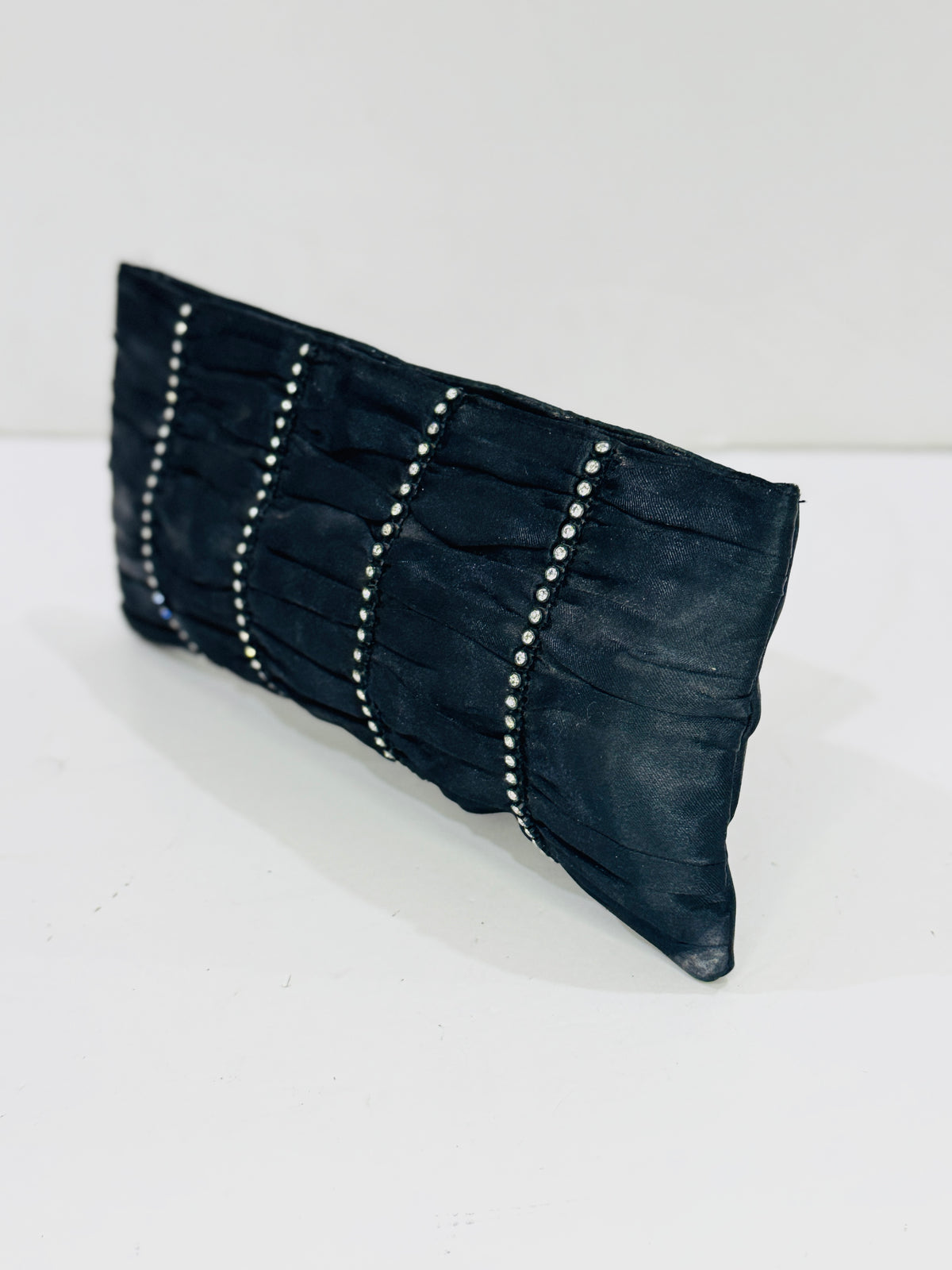 HAND | CLUTCH