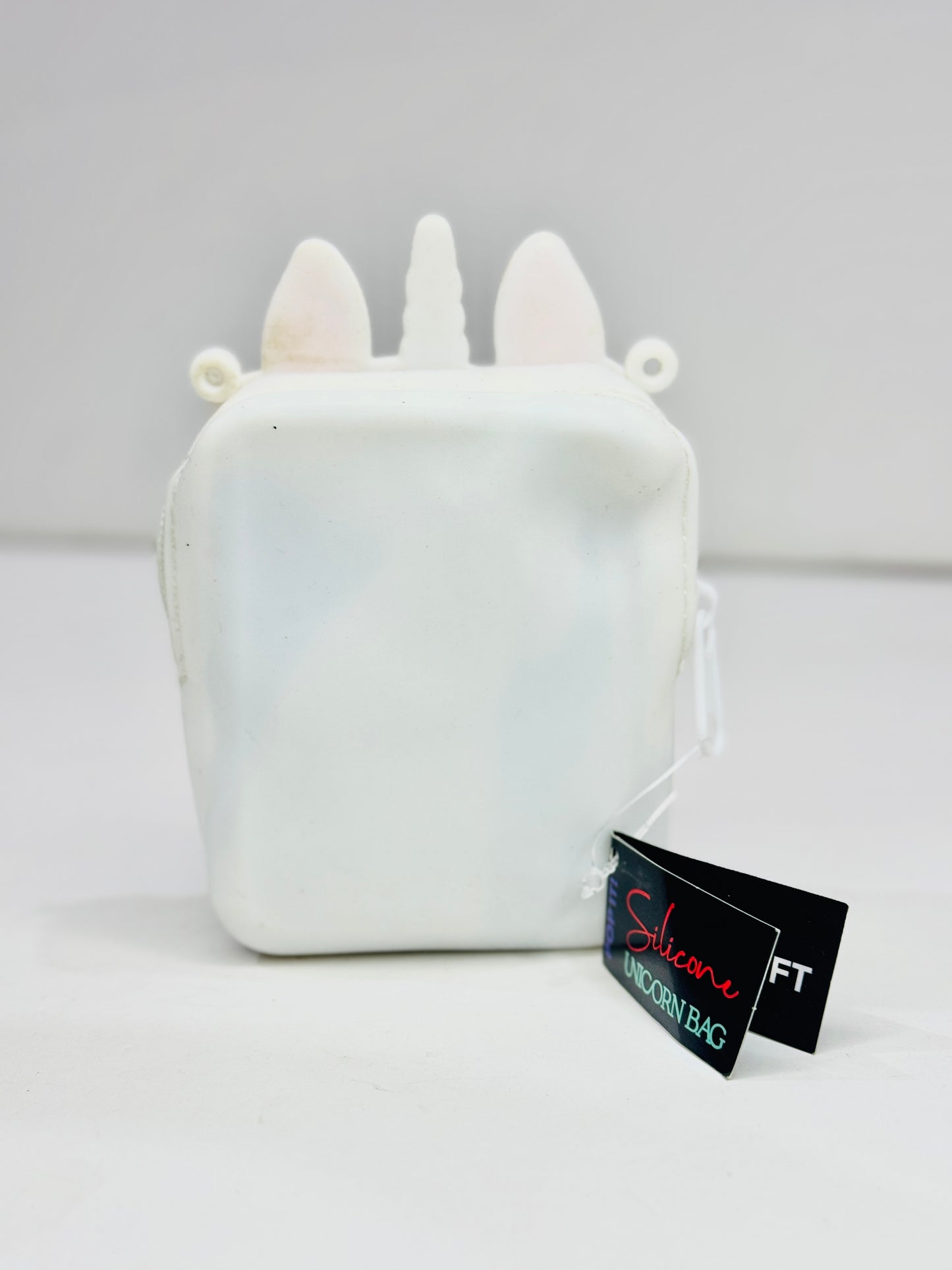 Silicone Pouch | Tag 🏷️