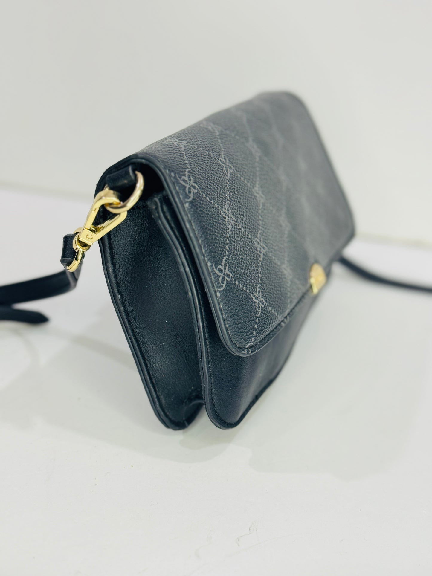 NINE WEST