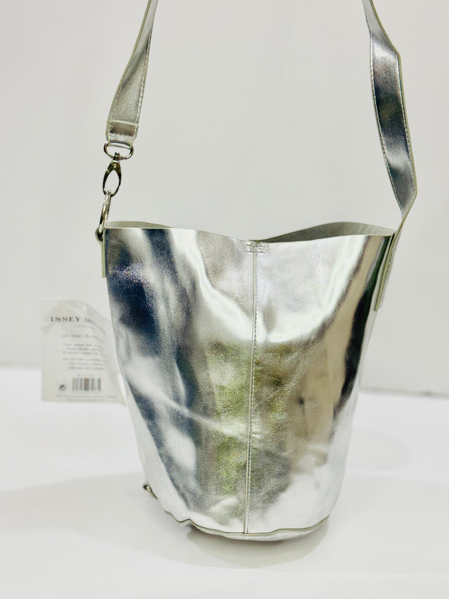ISSEY MIYAKE | TAG 🏷️