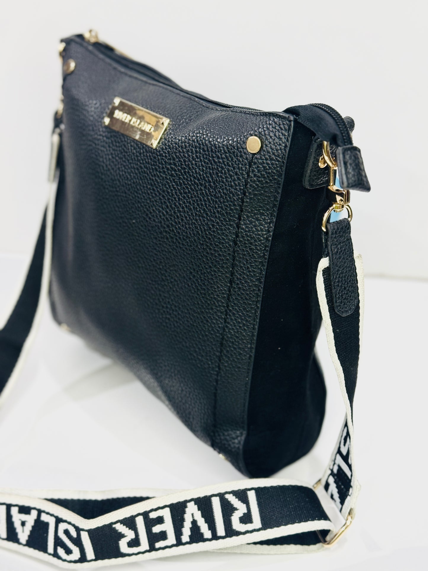 RIVER ISLAND