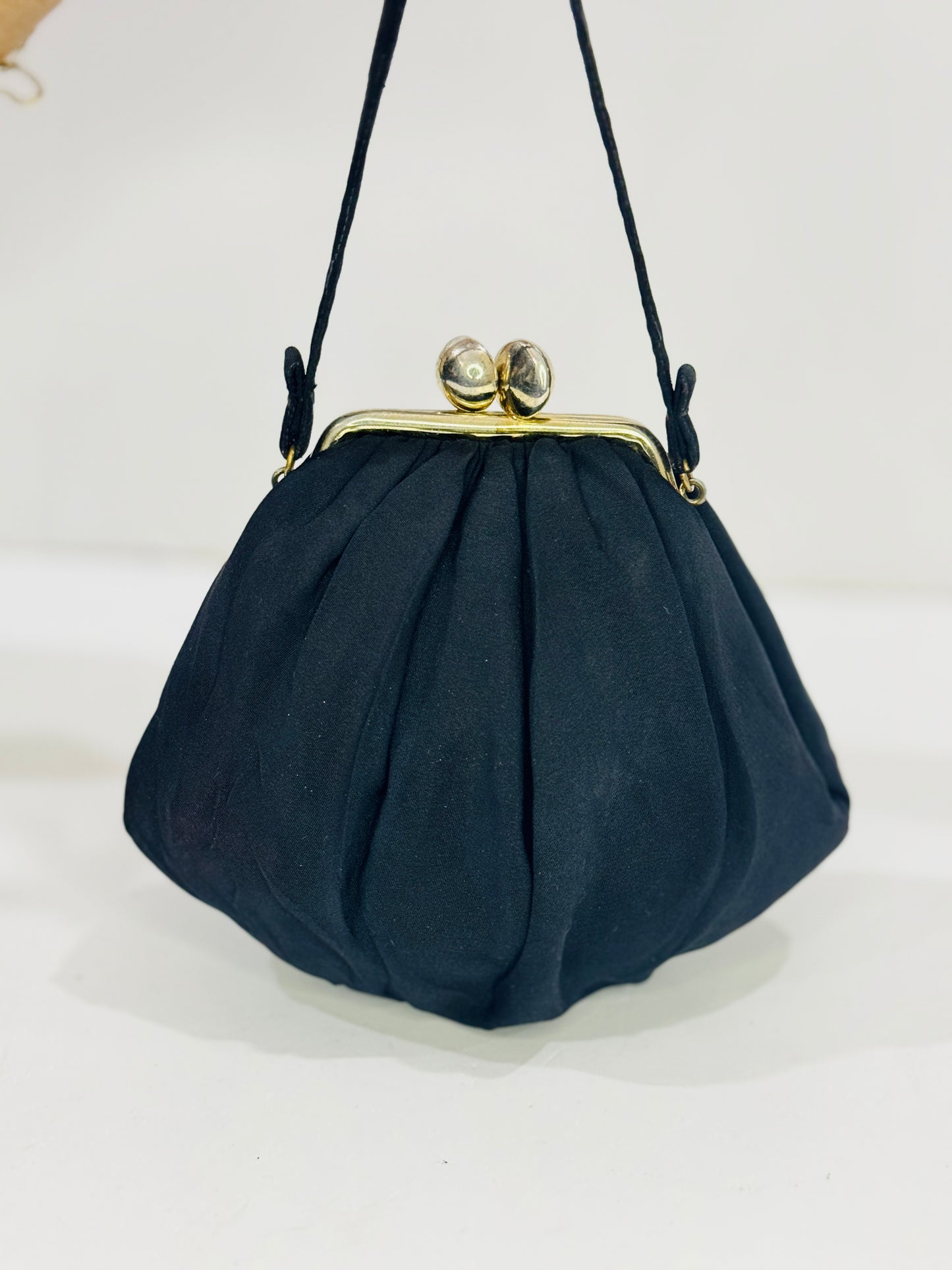 VINTAGE | CLUTCH