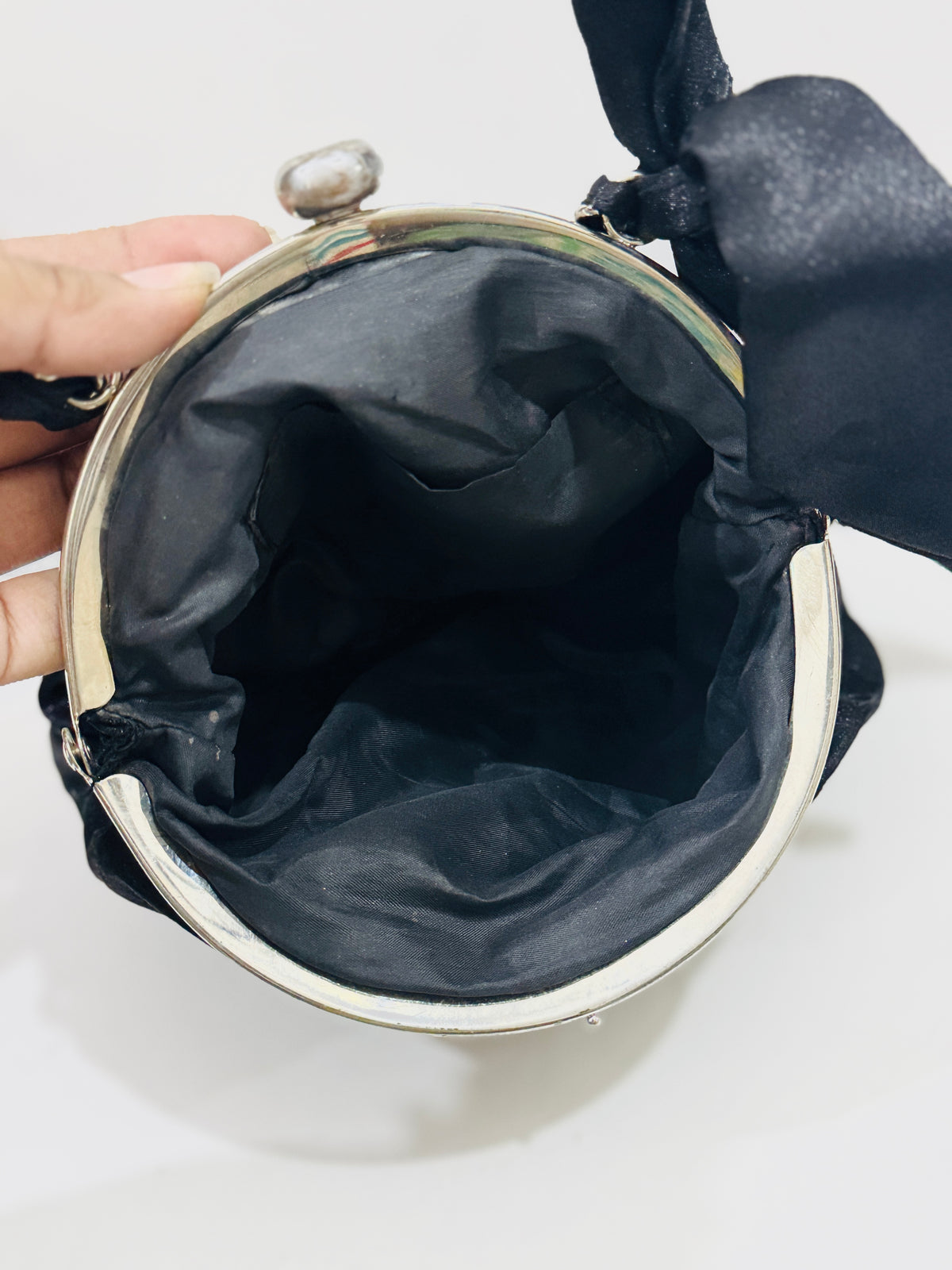 BOW SILK | CLUTCH