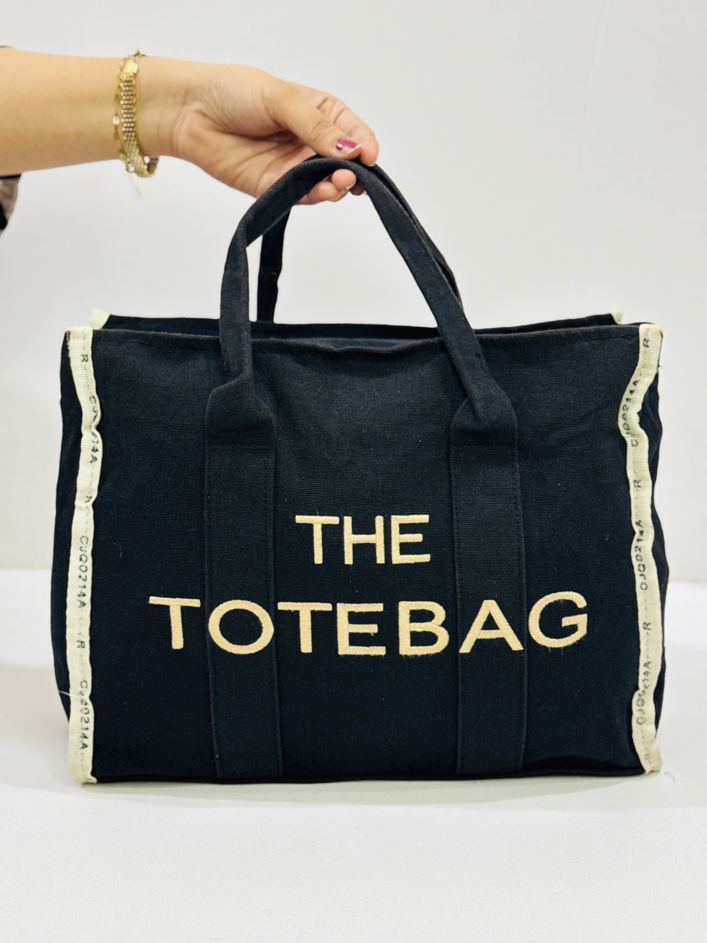 THE TOTE BAG