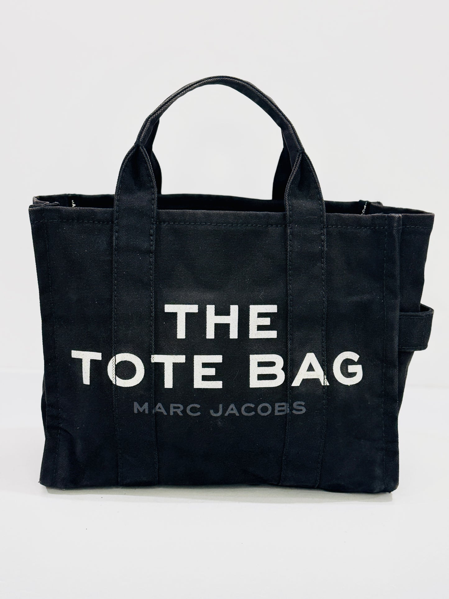 MARC JACOBS