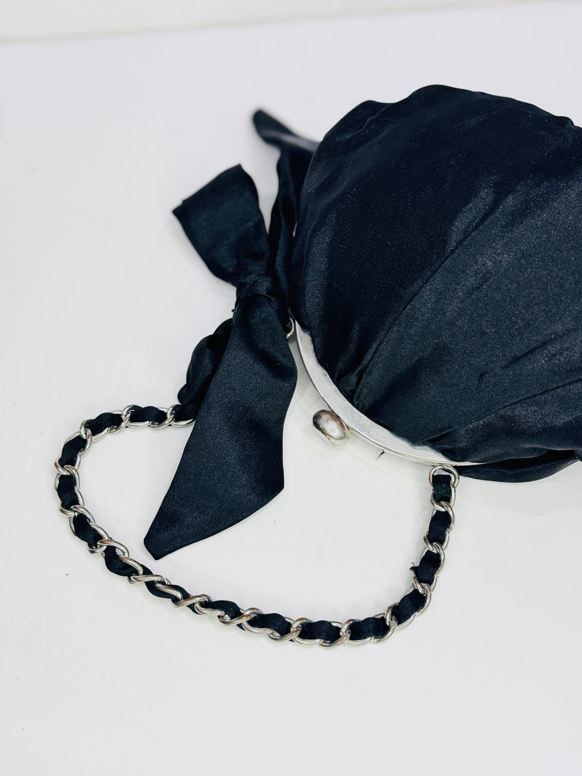 BOW SILK | CLUTCH