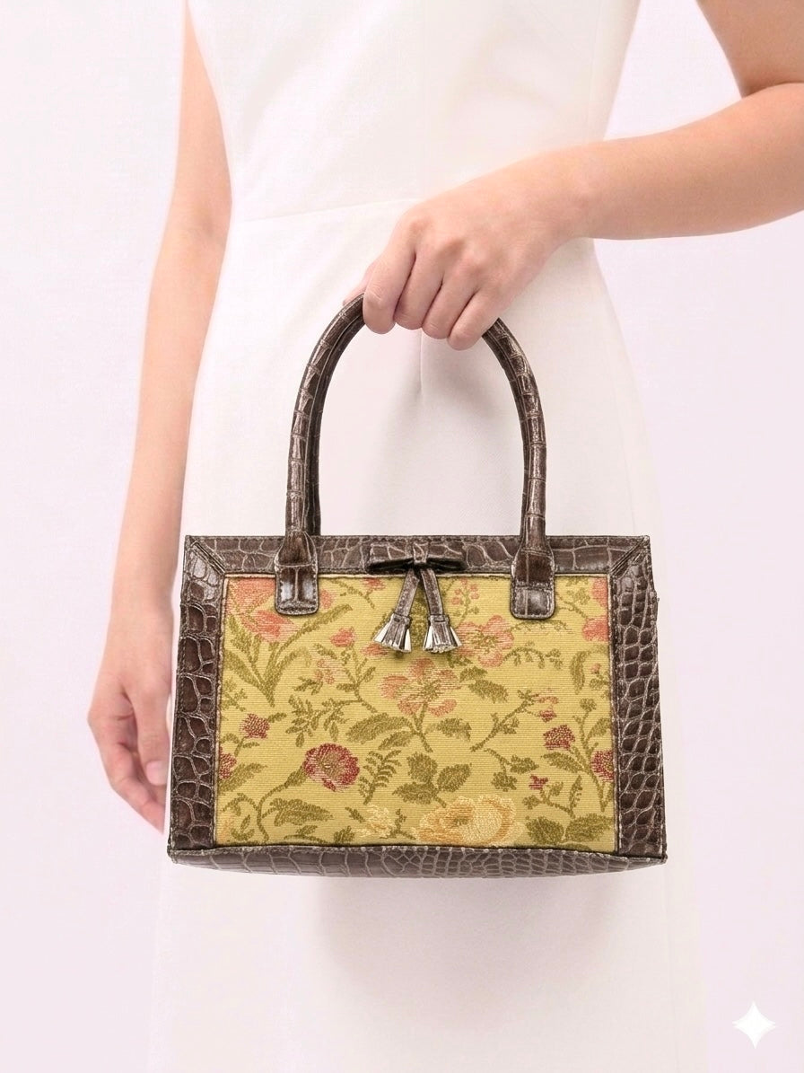 LIZ CLAIBORNE