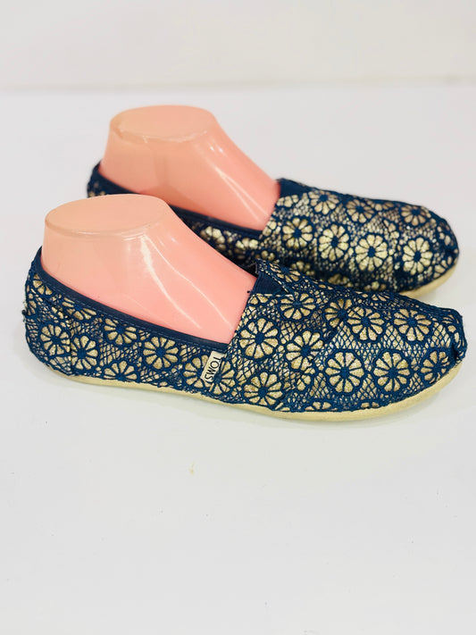 TOMS | 40/41