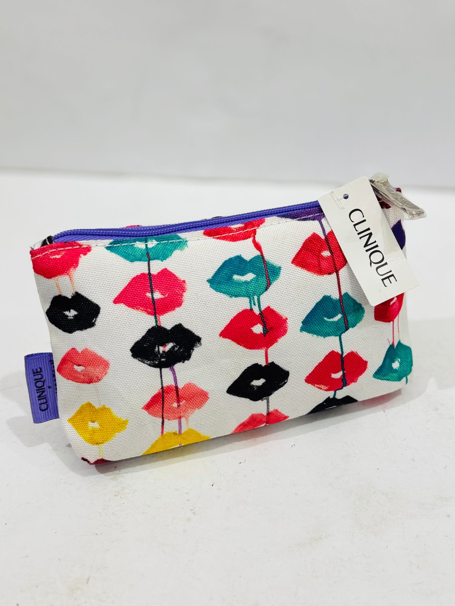 Clinique |Tag🏷️ Pouch