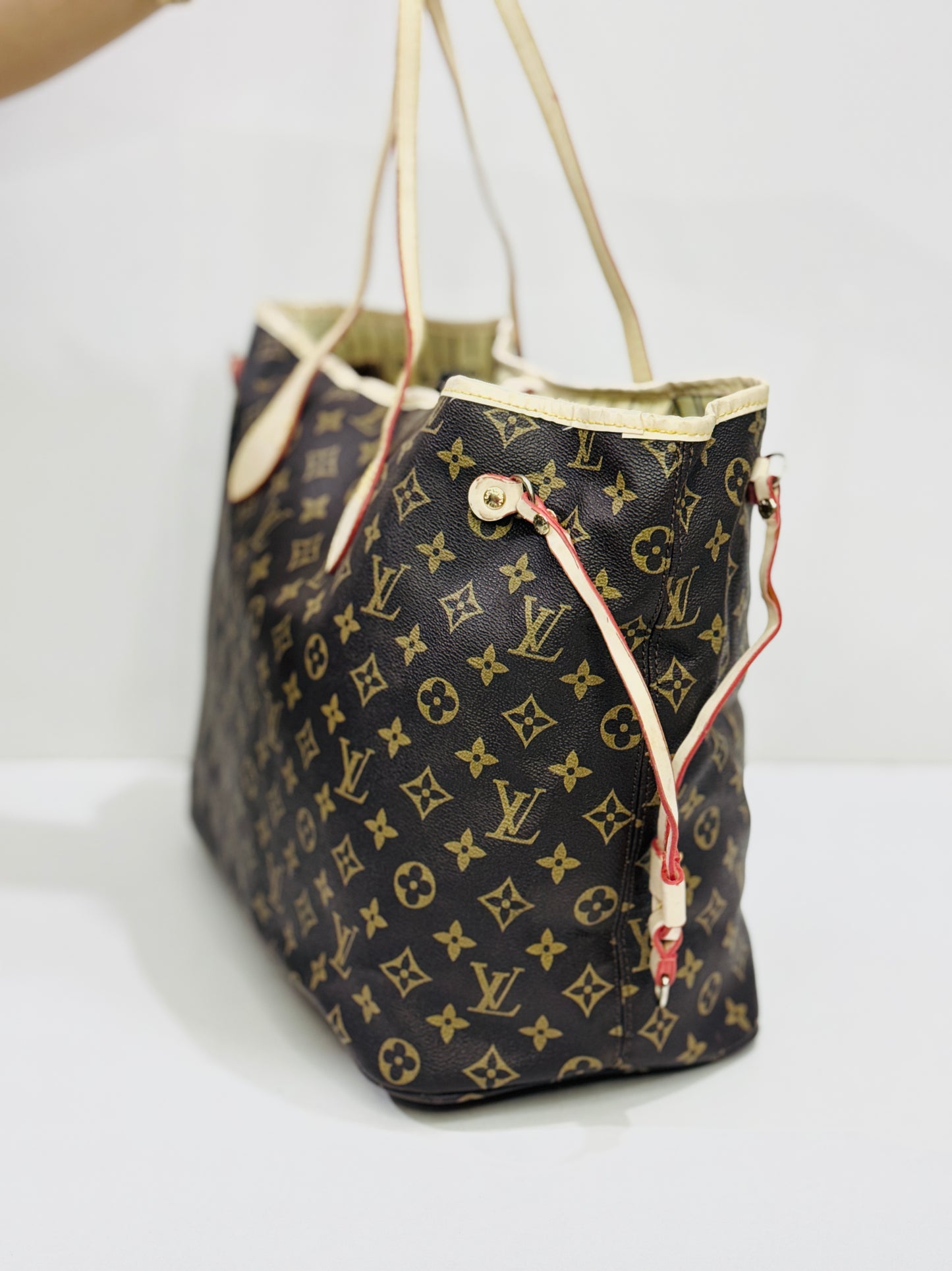 LV