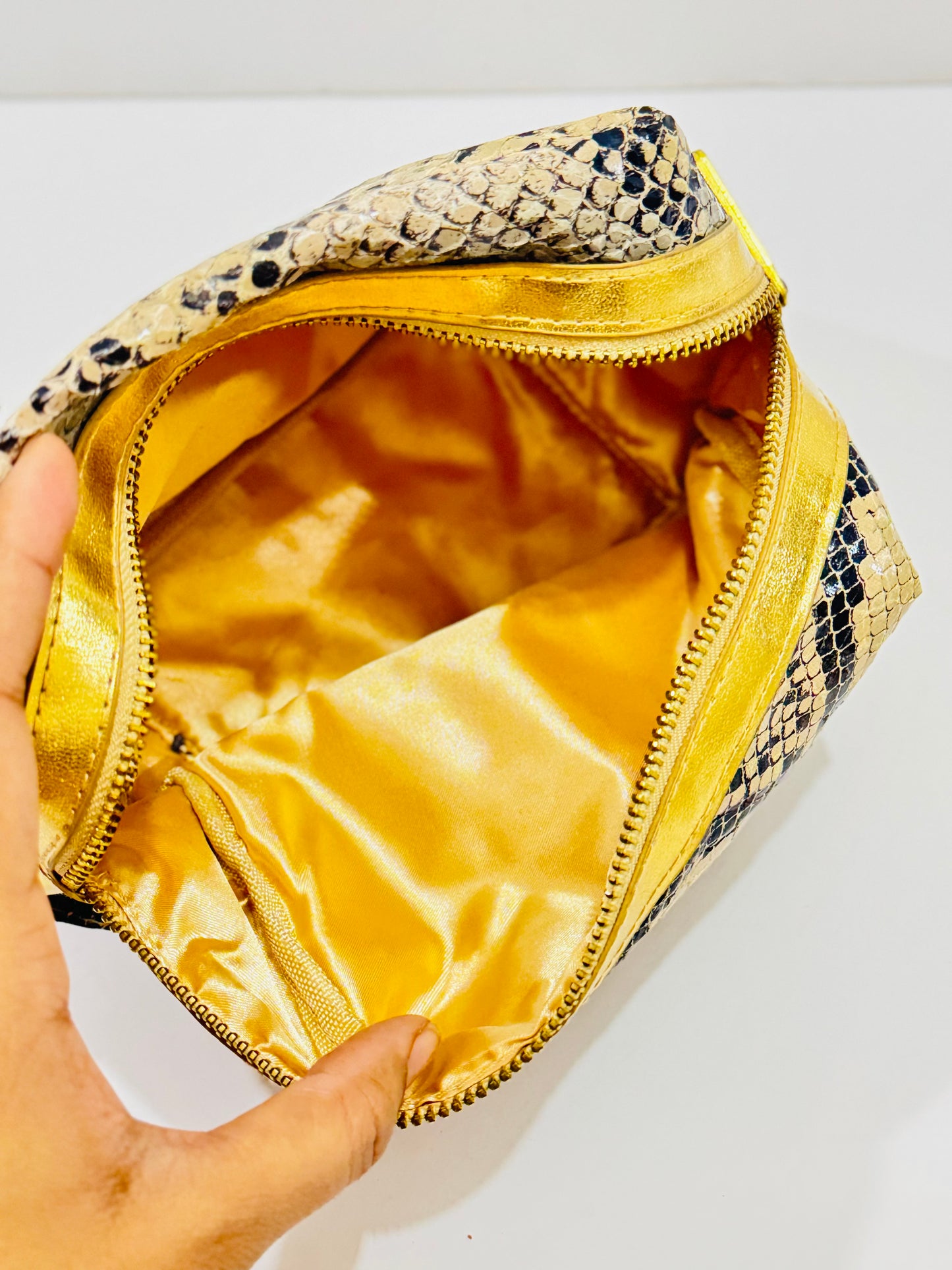 BM | Pouch