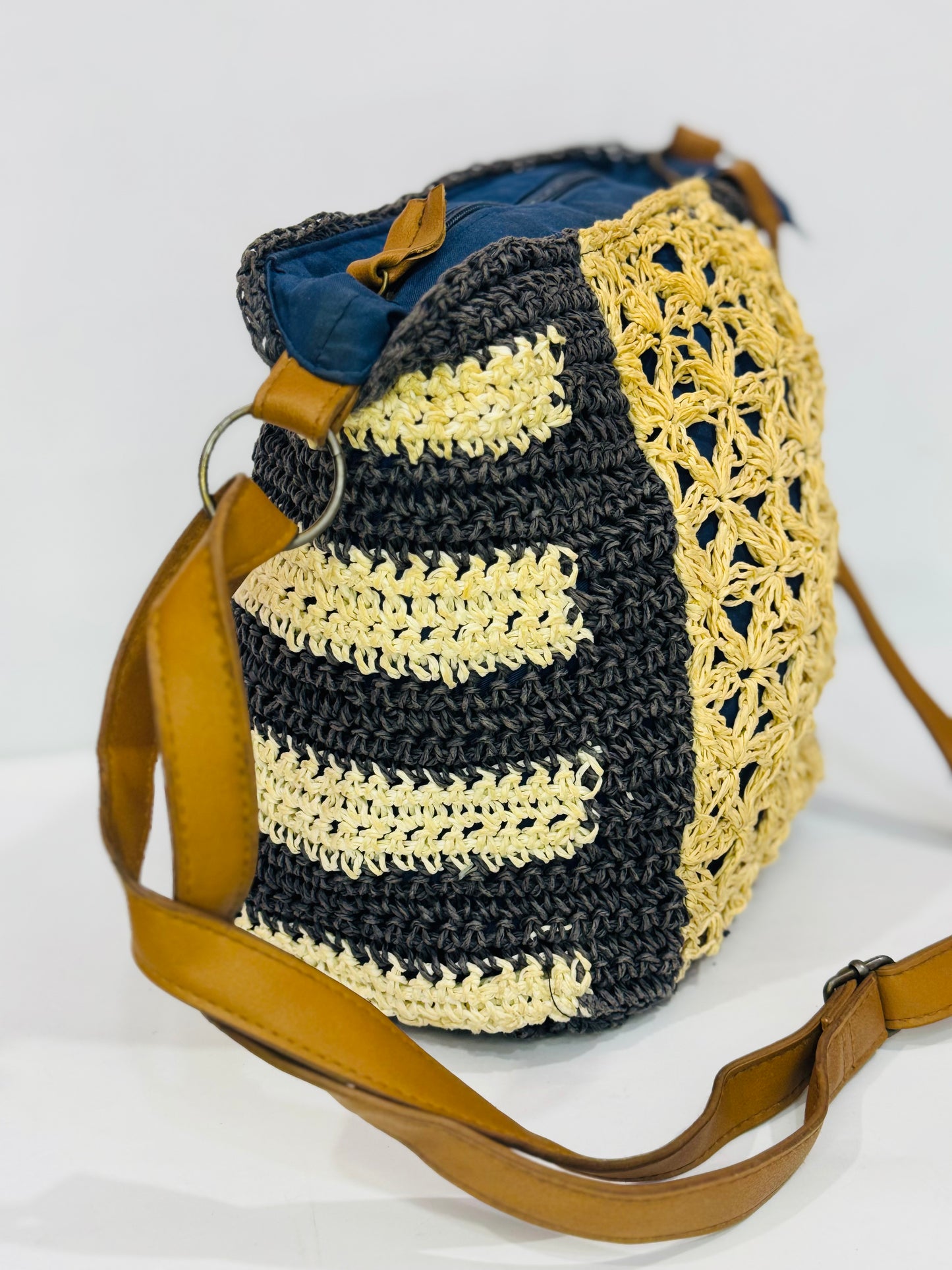 Straw |Crossbody