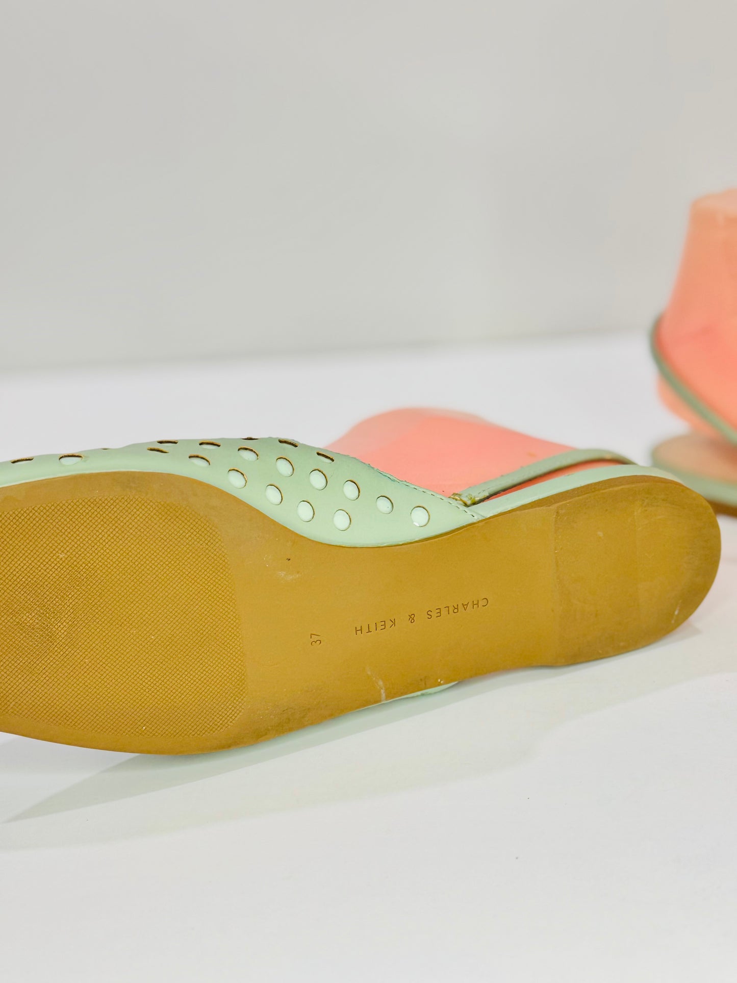 CHARLES & KEITH | 37/38