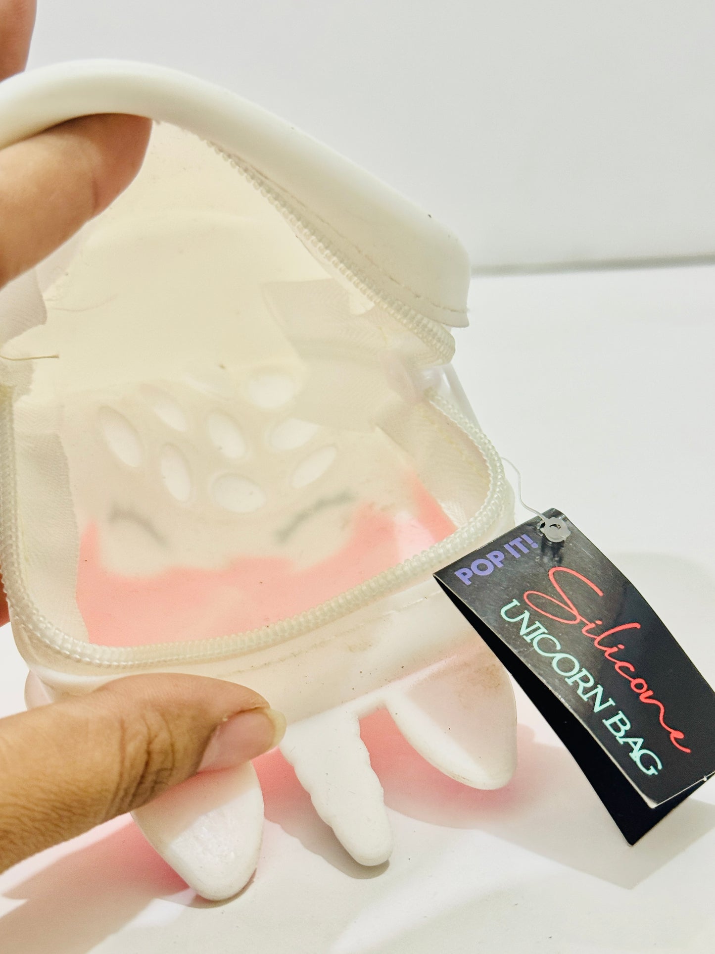Silicone Pouch | Tag 🏷️
