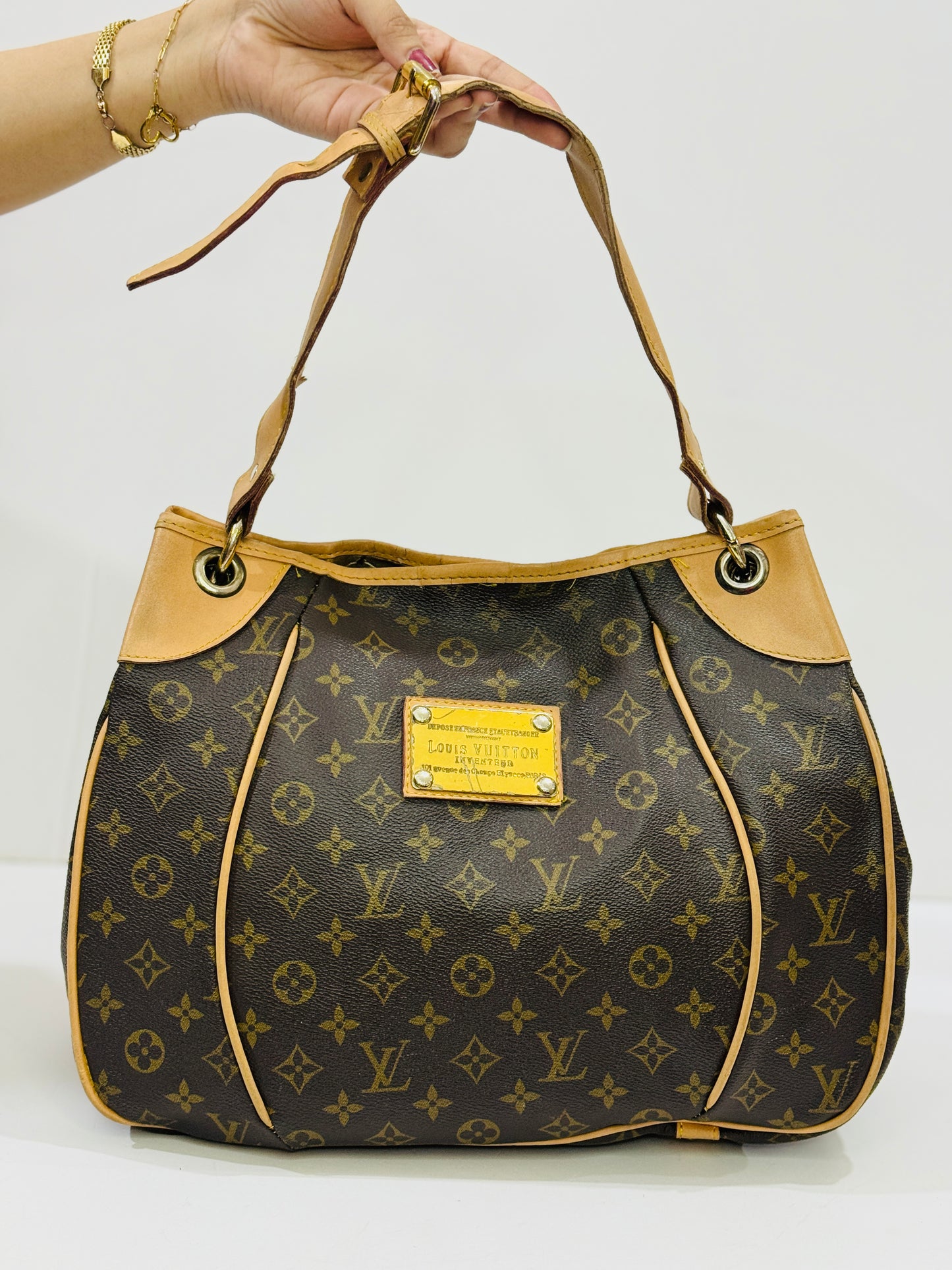 LV