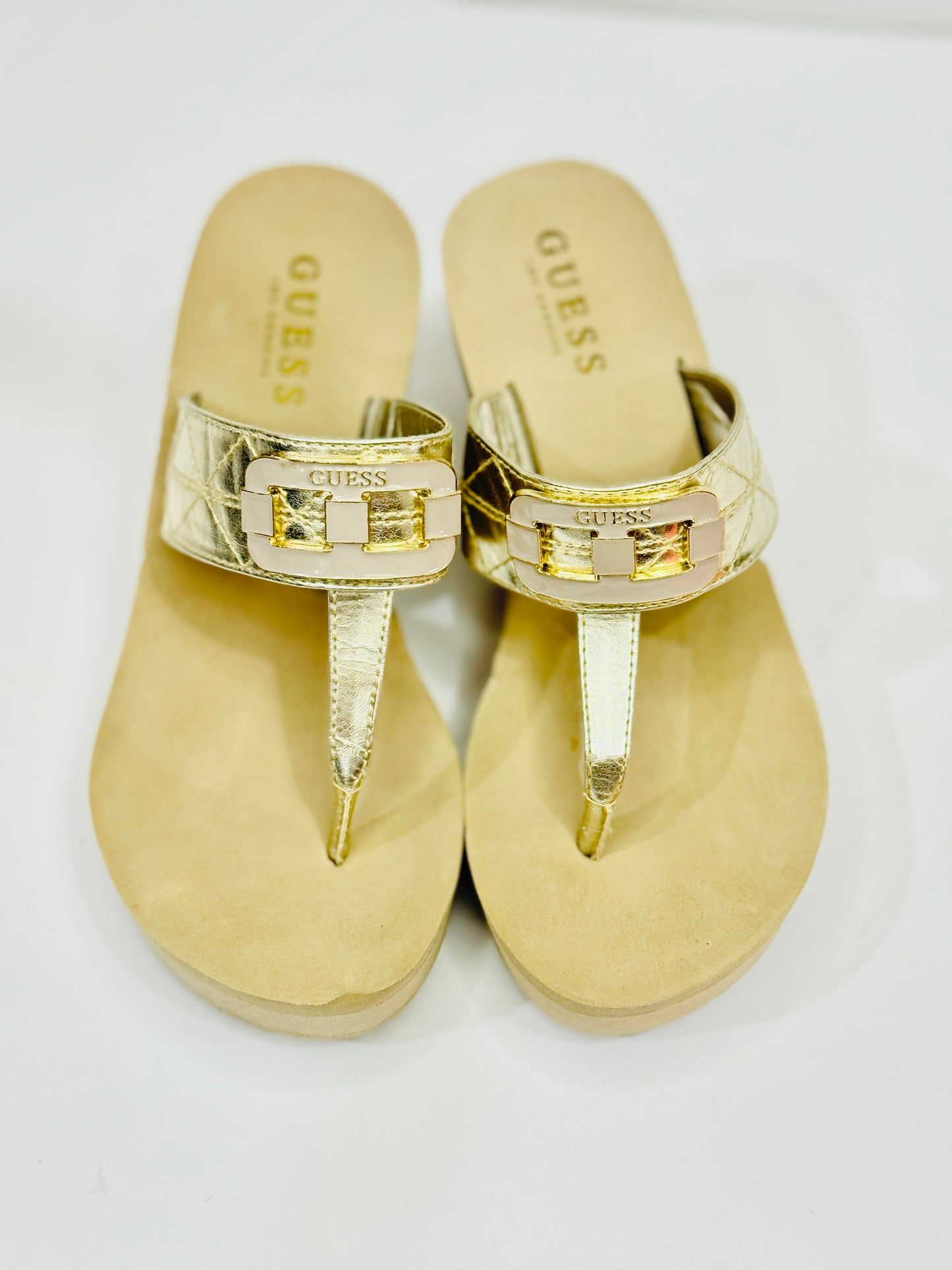 GUESS | 36/37