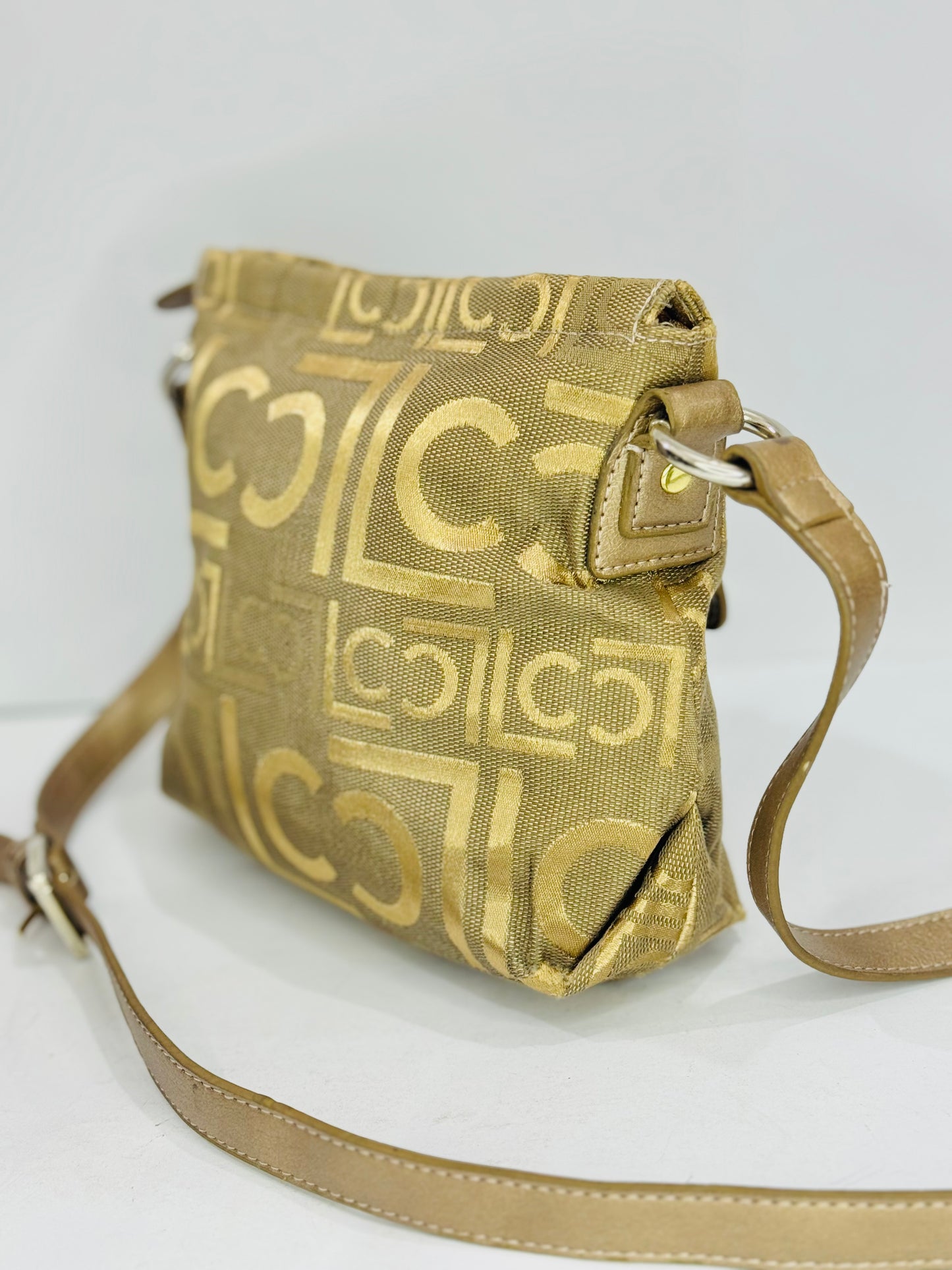 LIZ CLAIBORNE